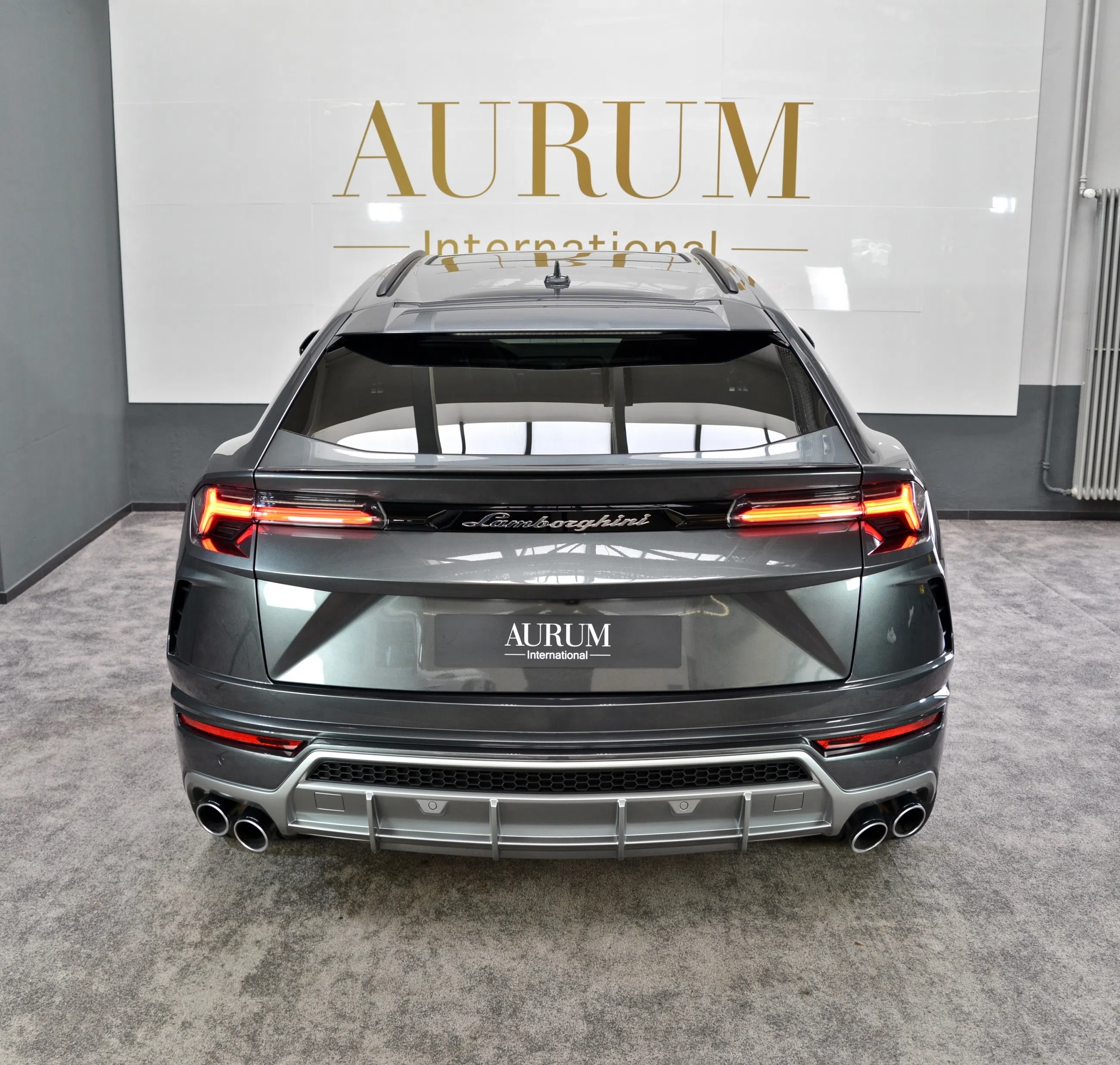 2020 Lamborghini Urus, rear three-quarter view