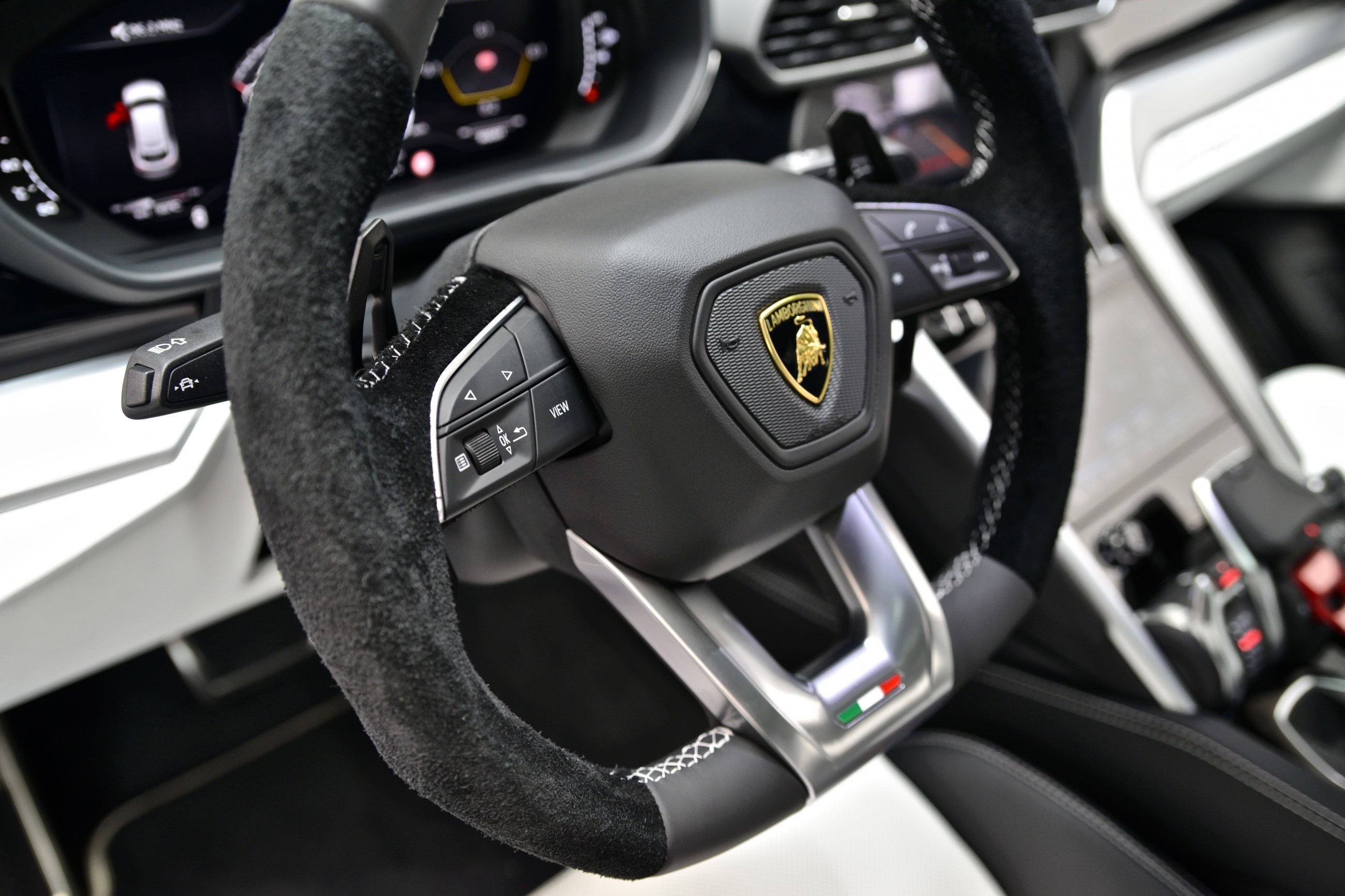 2020 Lamborghini Urus, 15/20
