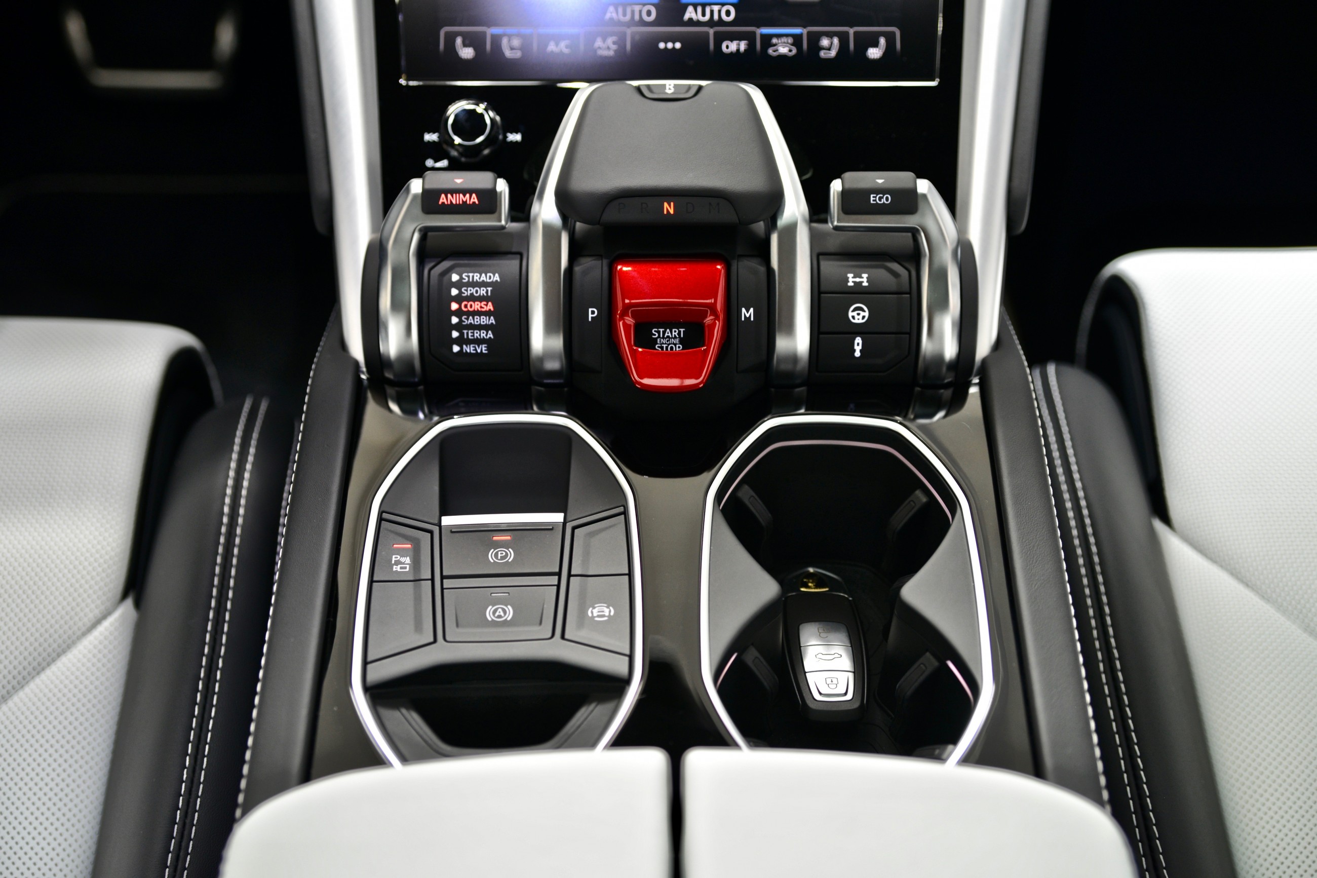 2020 Lamborghini Urus, 19/20