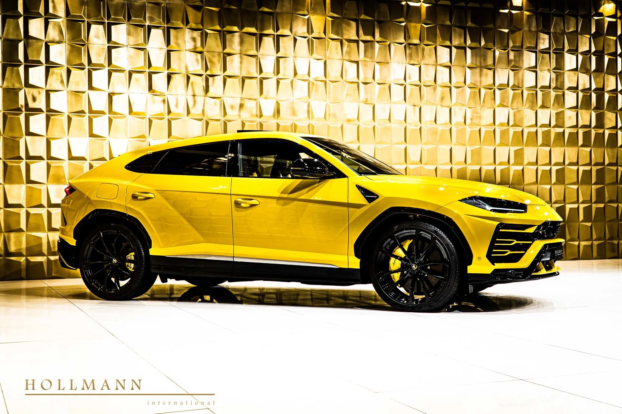 2020 Lamborghini Urus for sale, exterior, Giallo Auge