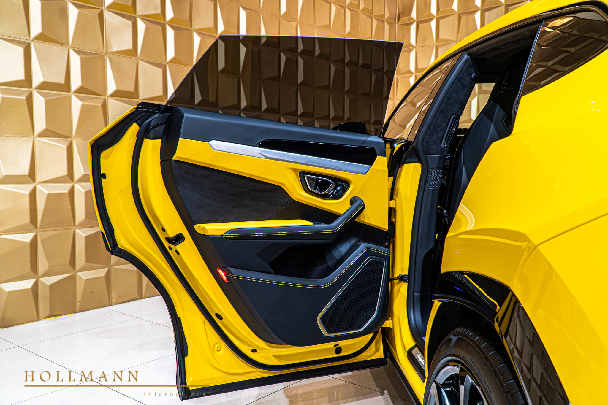 2020 Lamborghini Urus, 18/20