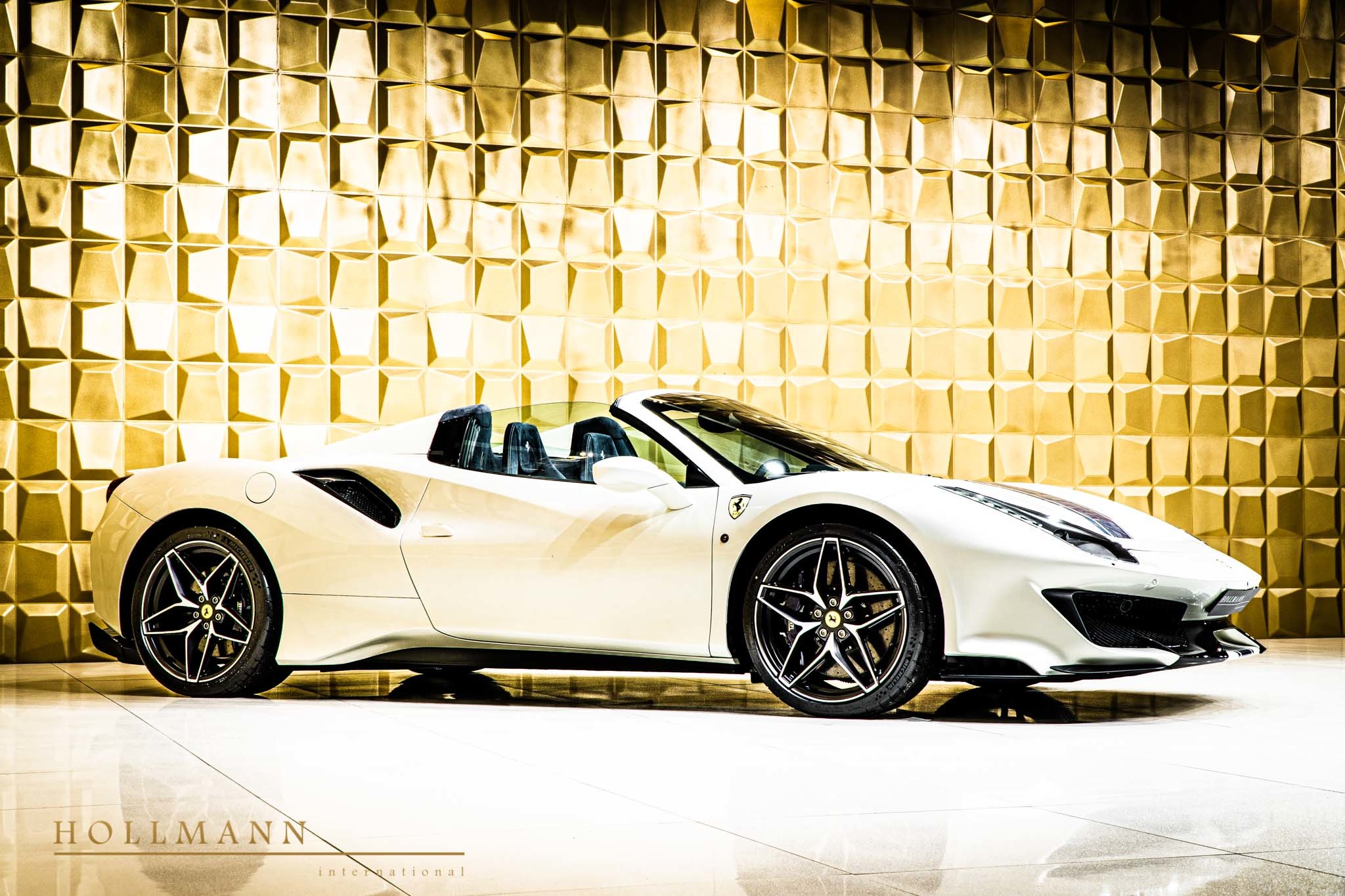 2020 Ferrari 488 Pista Spider, 17/18