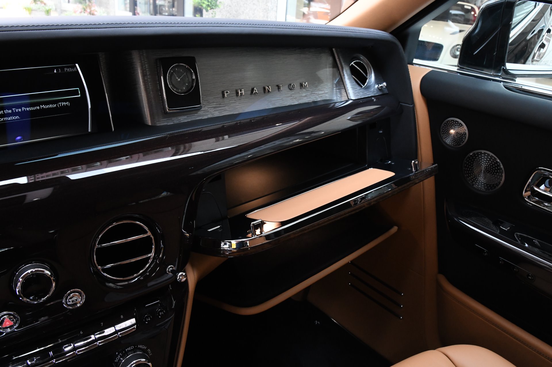 2018 ROLLS-ROYCE PHANTOM EXTENDED WHEELBASE EWB, 17/20