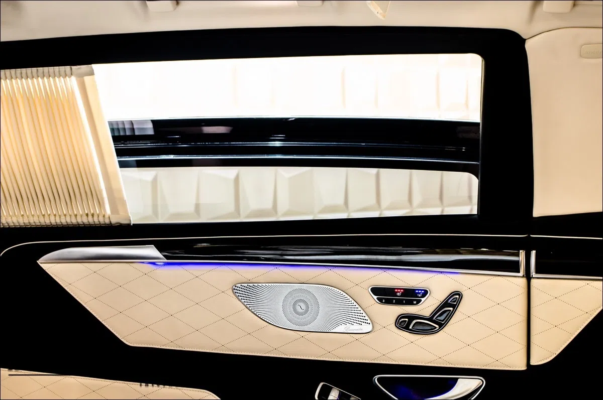 2020 Mercedes-Maybach S 650 PULLMAN Guard VR9 ARMOURED interior, door panel, Exclusive nappa leather porcelain/black