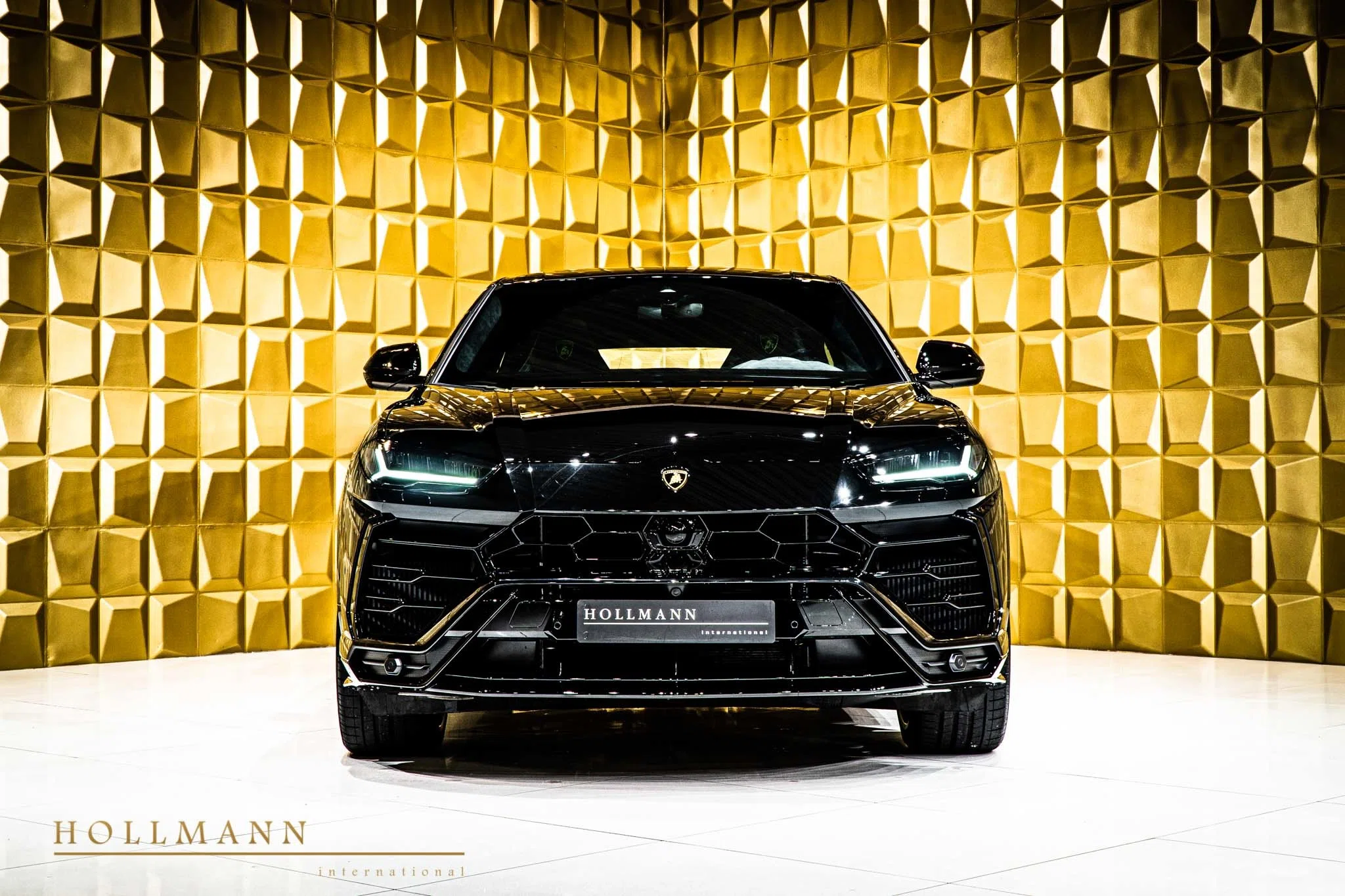 2020 Lamborghini Urus for sale, exterior, Nero Helene
