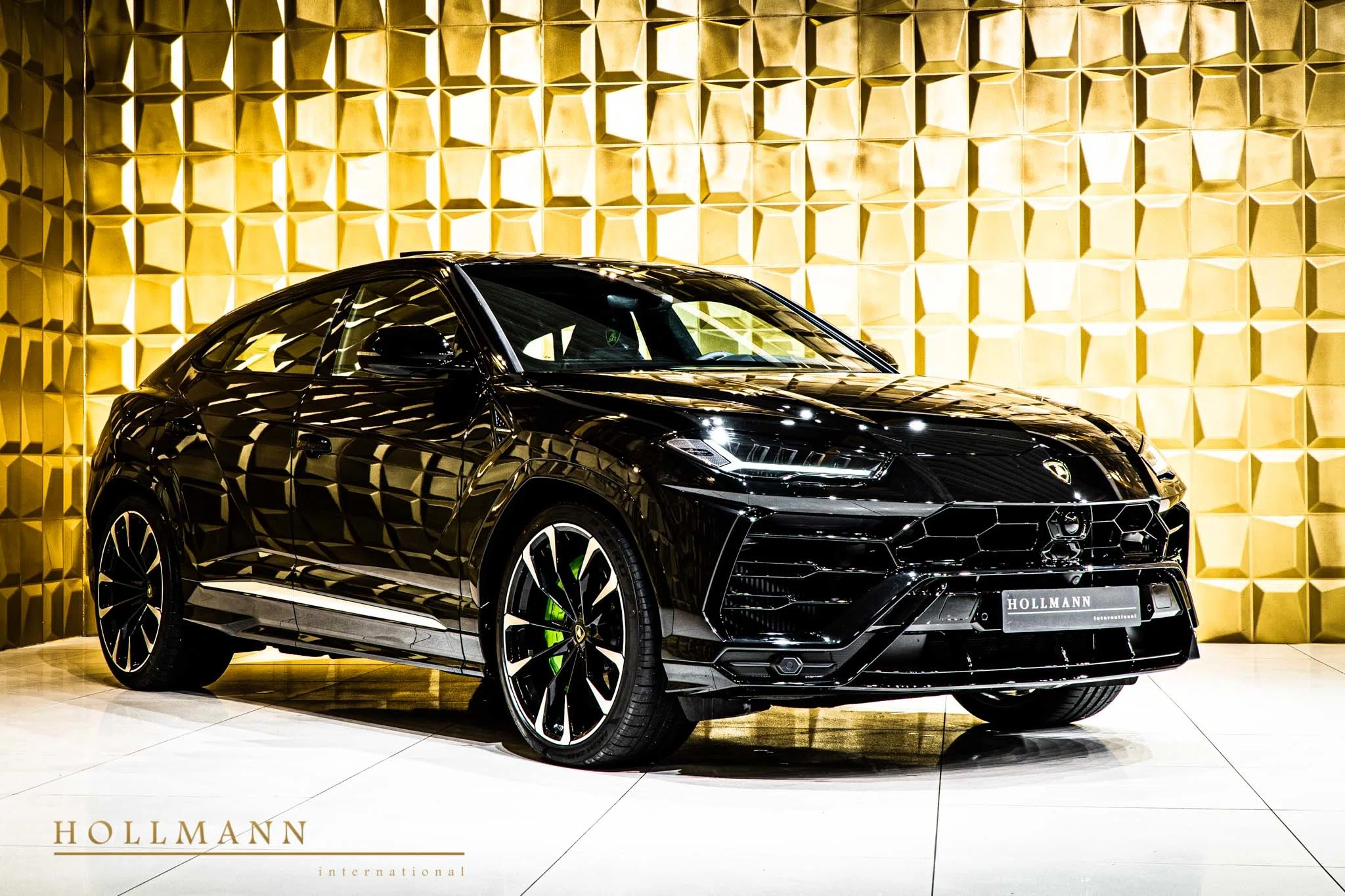 2020 Lamborghini Urus for sale, exterior, Nero Helene