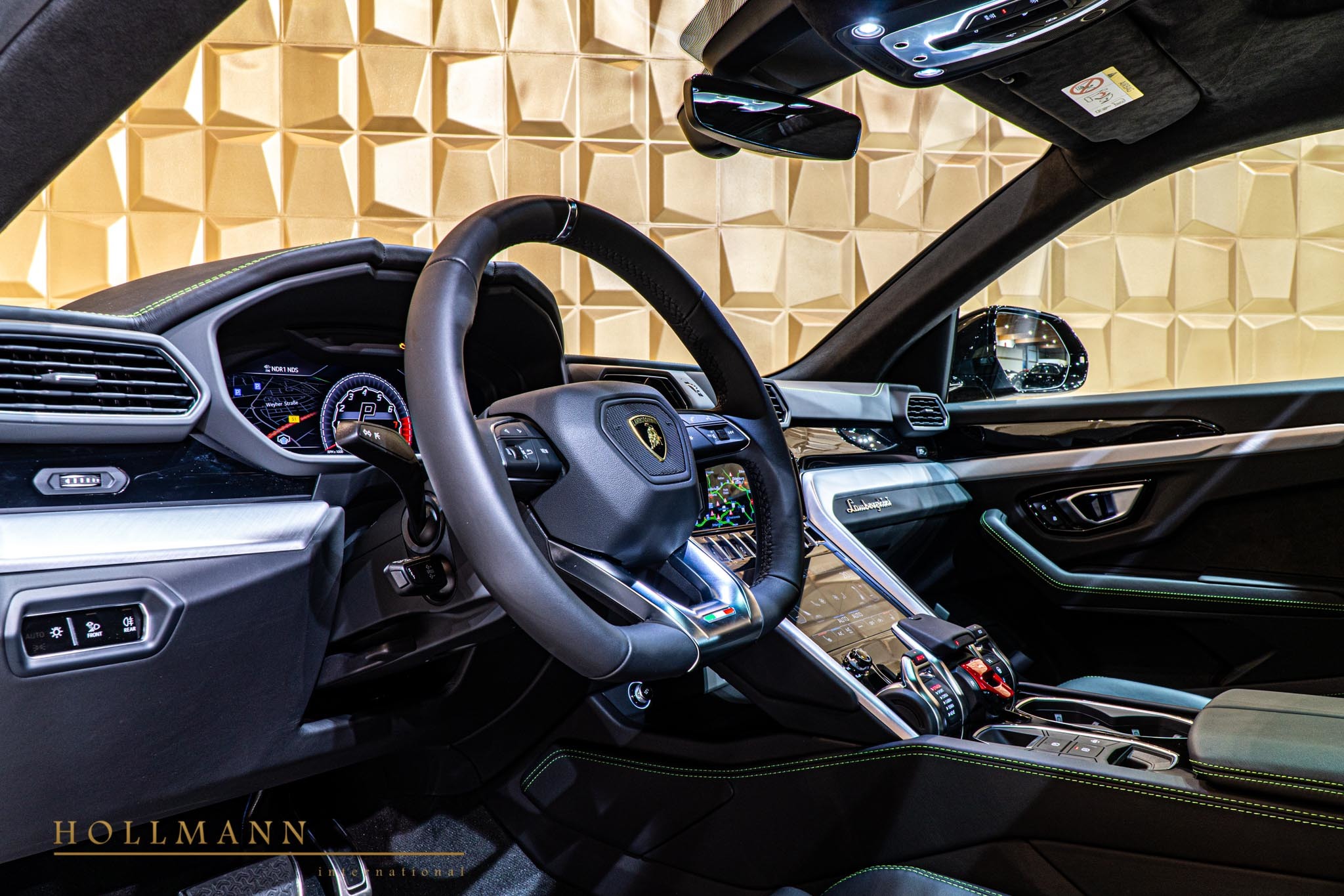 2020 Lamborghini Urus, 10/19
