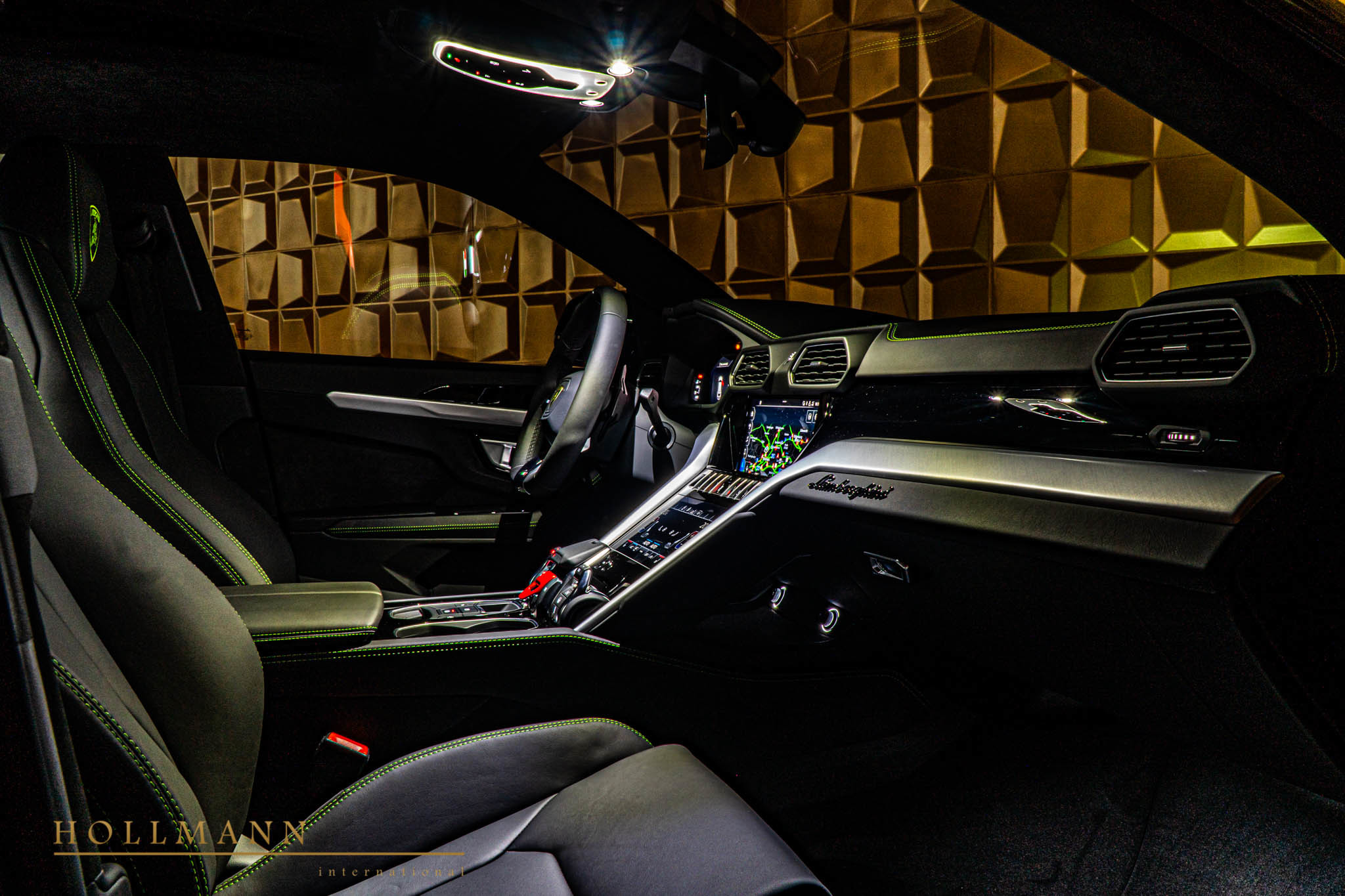 2020 Lamborghini Urus, 12/19
