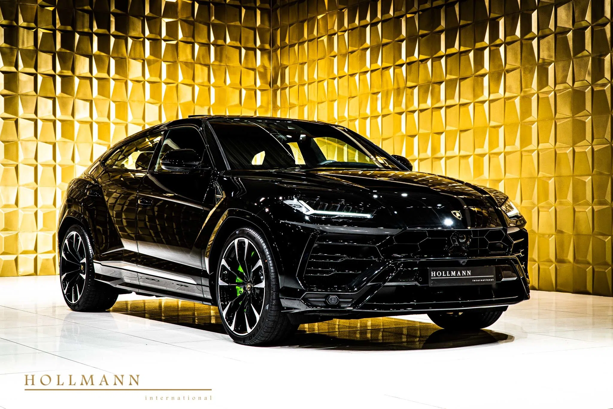 2020 Lamborghini Urus for sale, exterior, Nero Helene