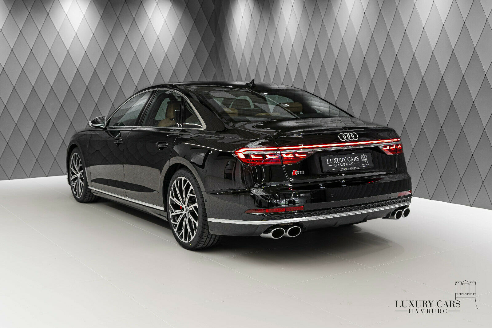 2020 Audi S8, 4/20