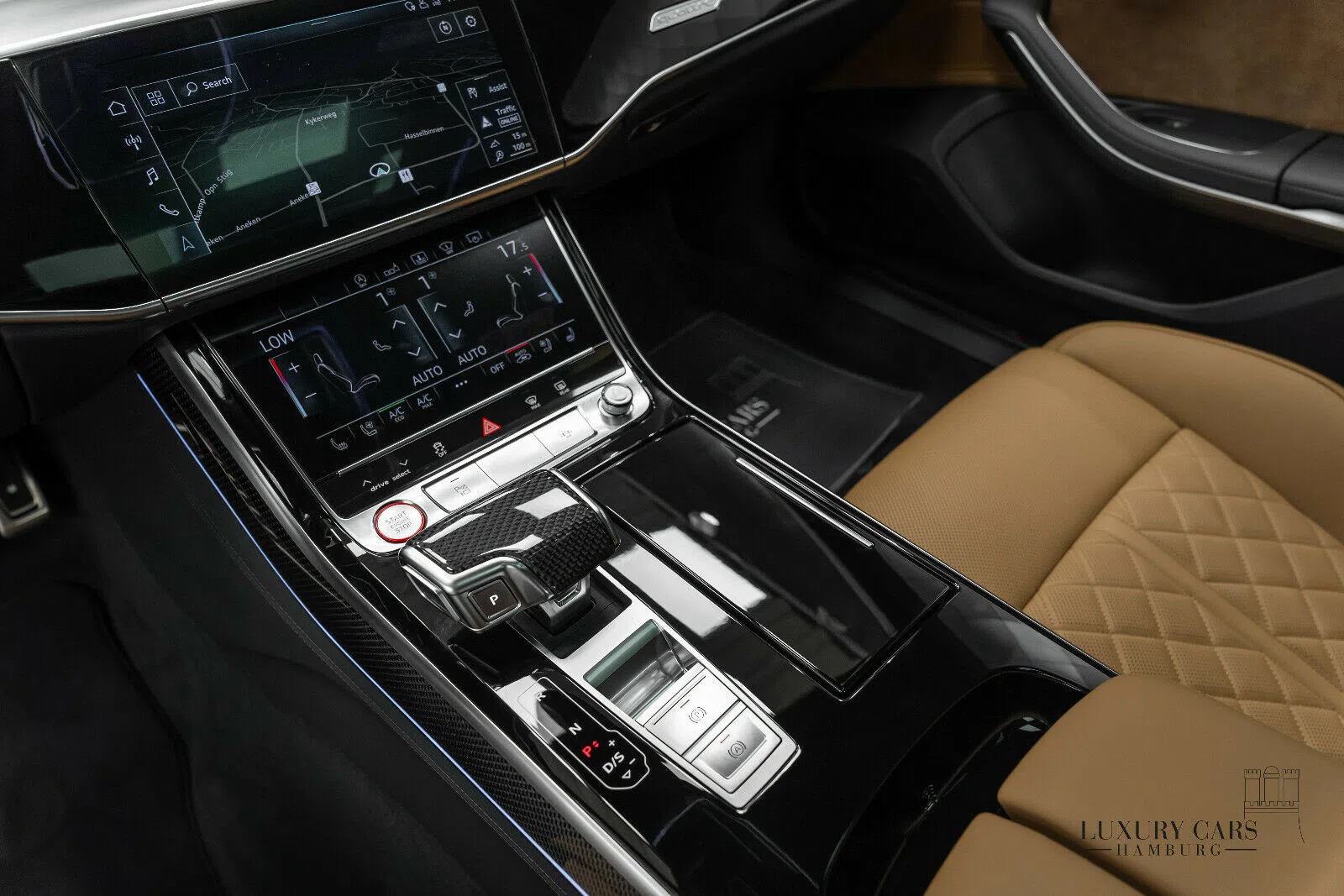 2020 Audi S8 interior, center console, Braun, Vollleder