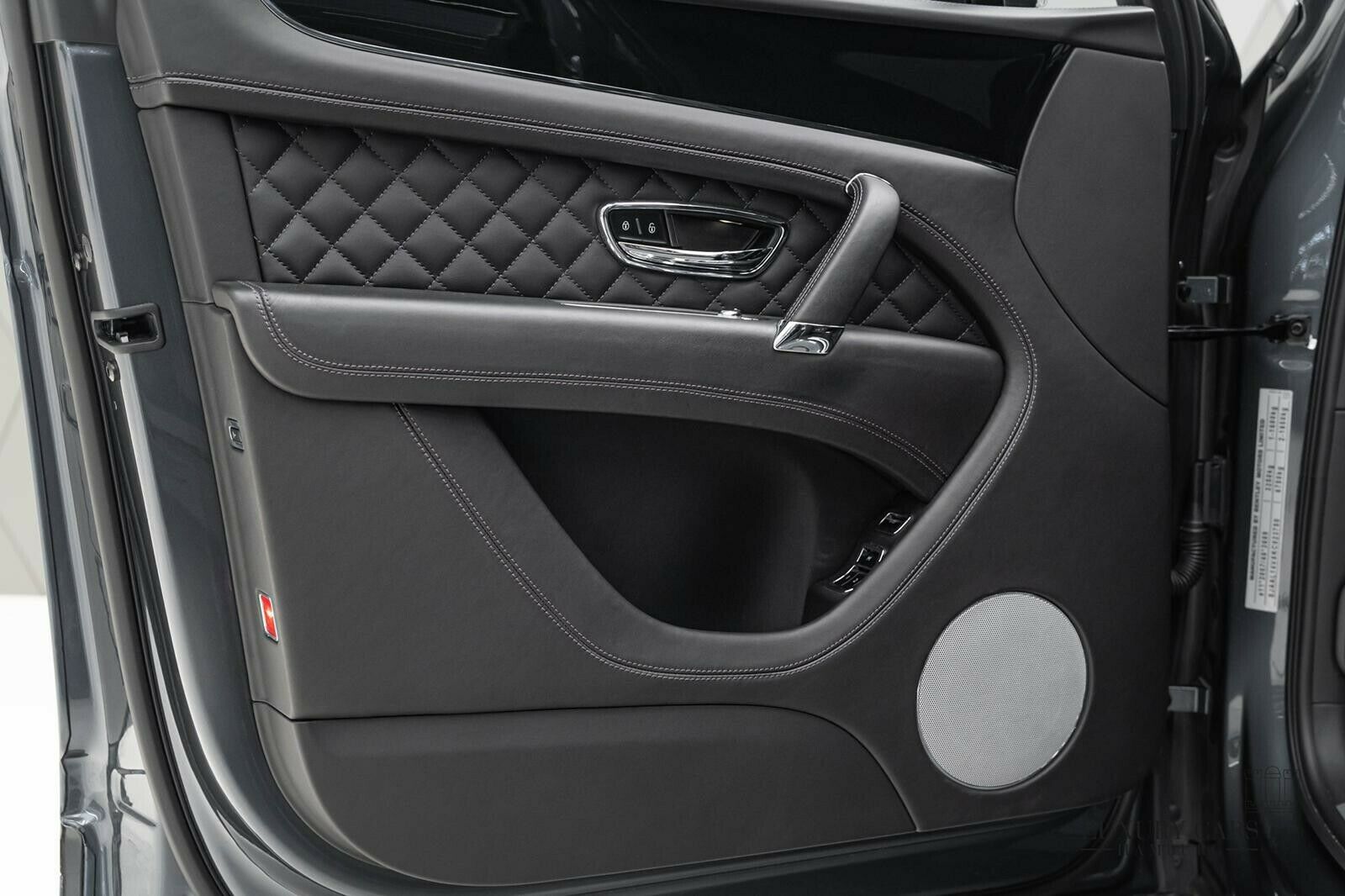 2018 Bentley Bentayga V8 MULLINER, 13/20