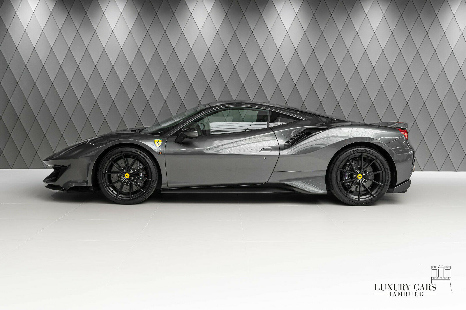 2020 Ferrari 488 Pista, 10/20