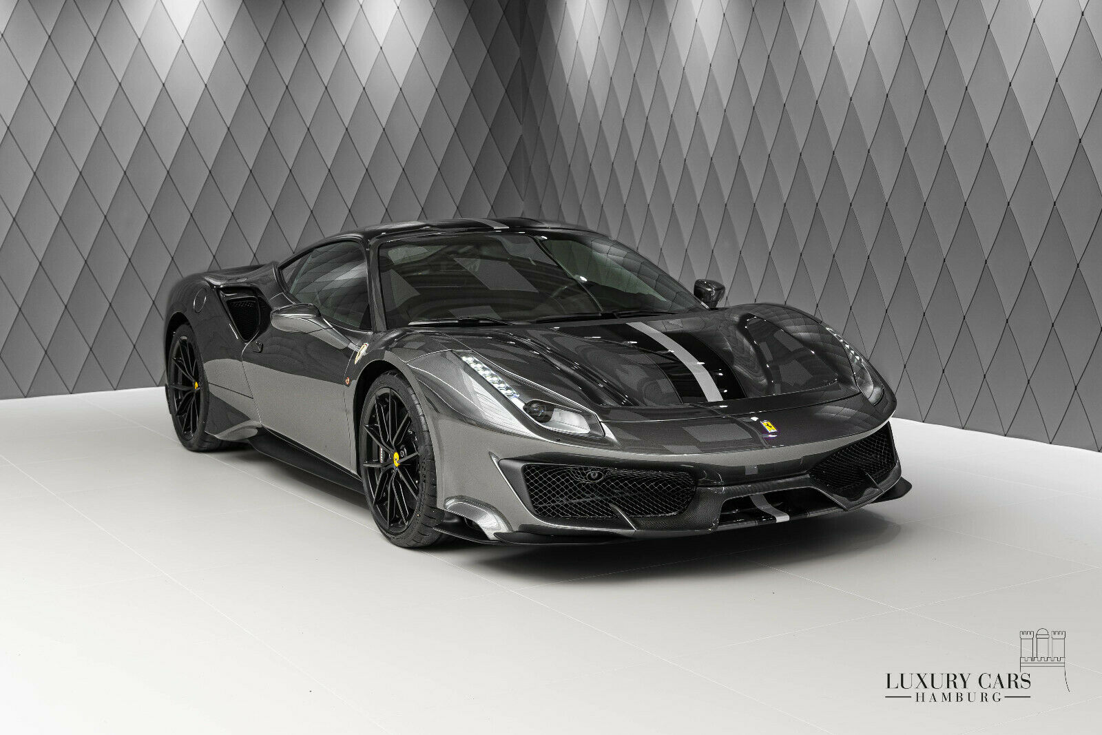 2020 Ferrari 488 Pista, 20/20