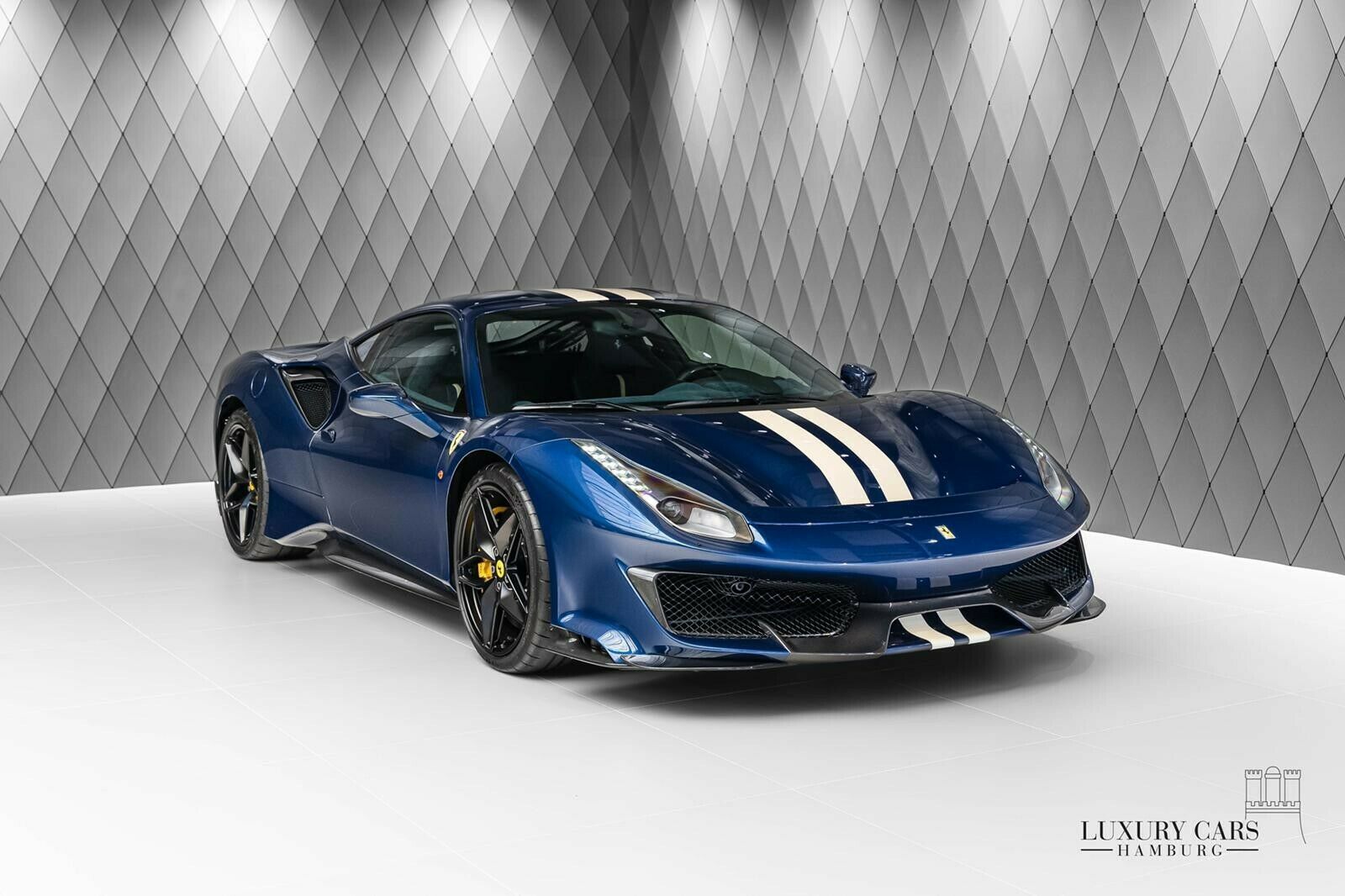2020 Ferrari 488 Pista, 20/20