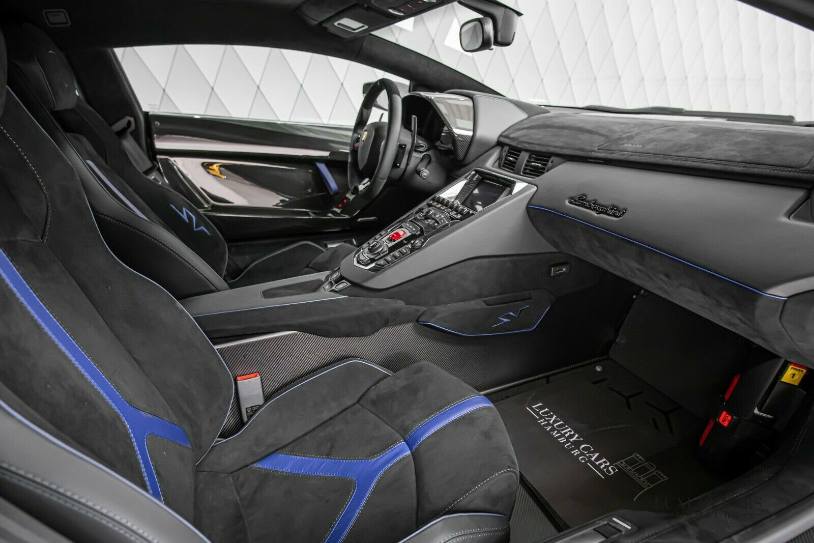 2018 Lamborghini Aventador LP 750-4 SV Coupe "1 of 600", 13/20