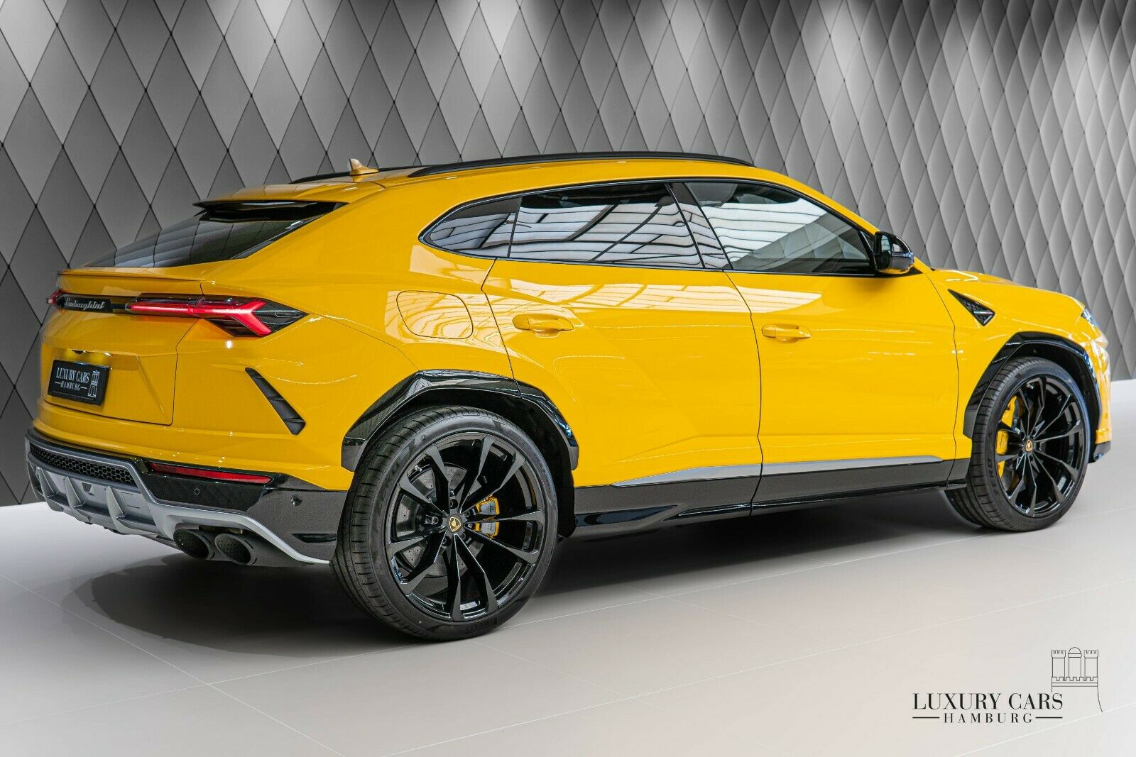 2020 Lamborghini Urus, 3/32