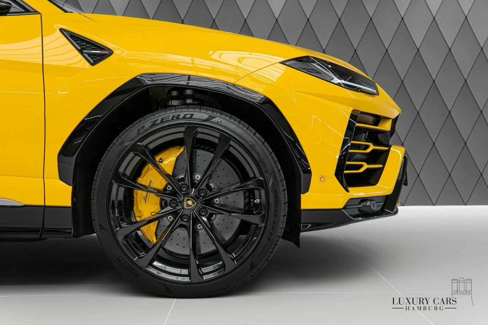 2020 Lamborghini Urus for sale, exterior, Giallo Auge Yellow