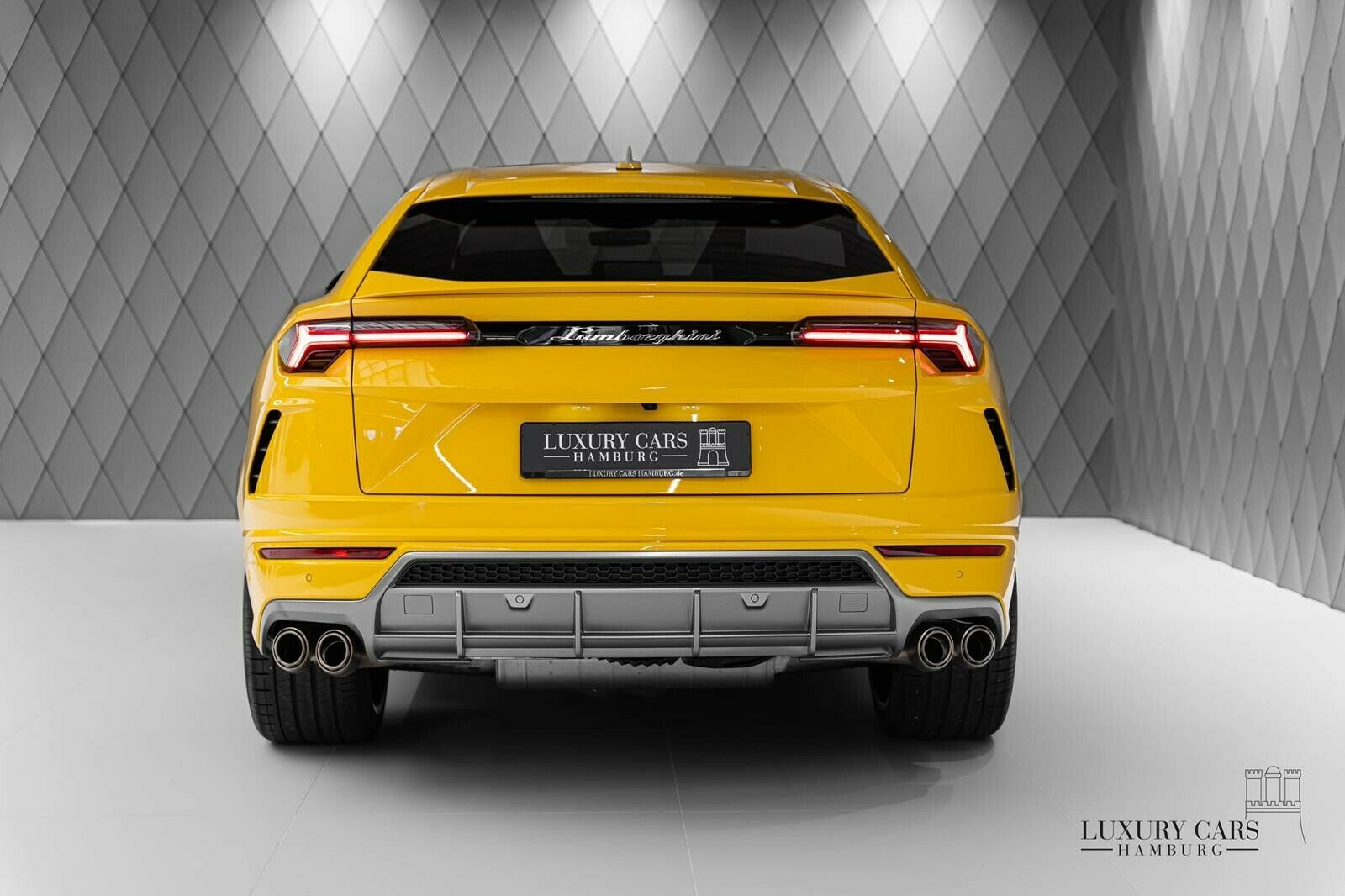 2020 Lamborghini Urus, 2/20