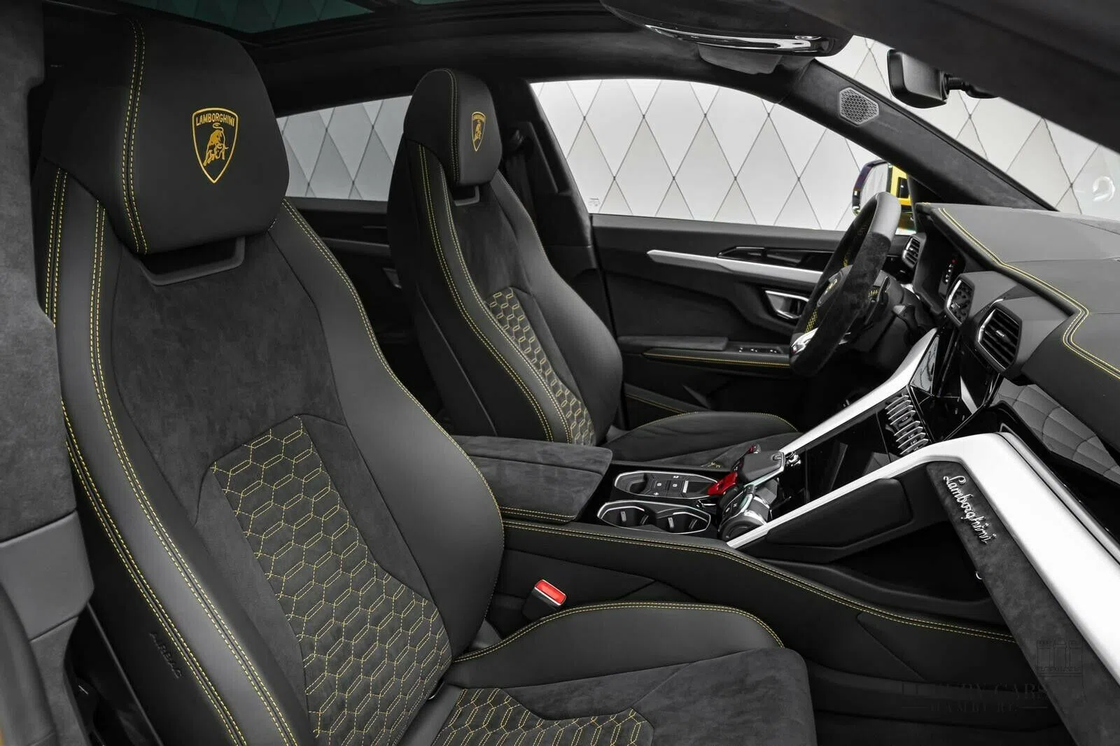 2020 Lamborghini Urus interior, seats, Schwarz, Vollleder