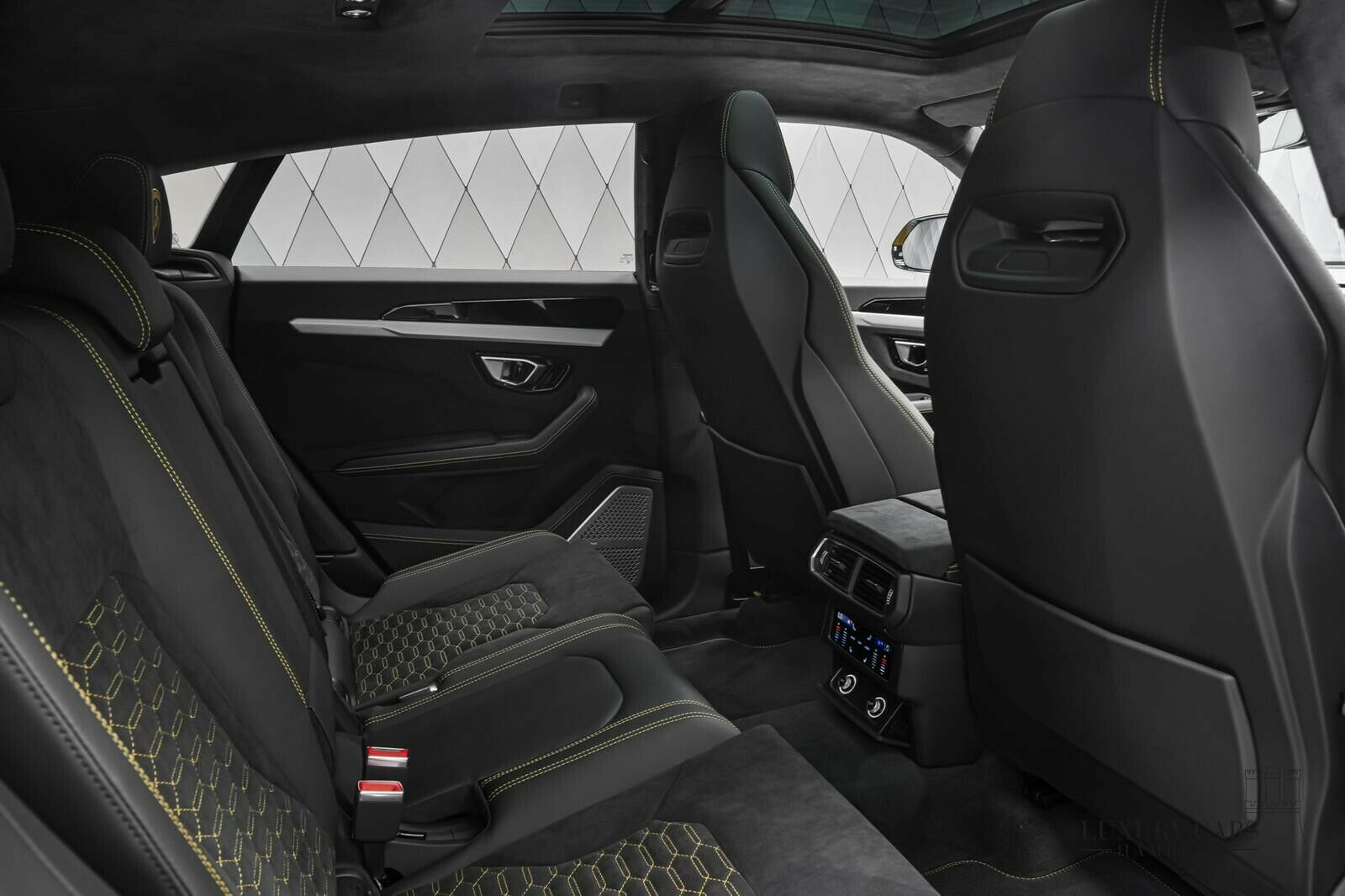 2020 Lamborghini Urus, 12/20