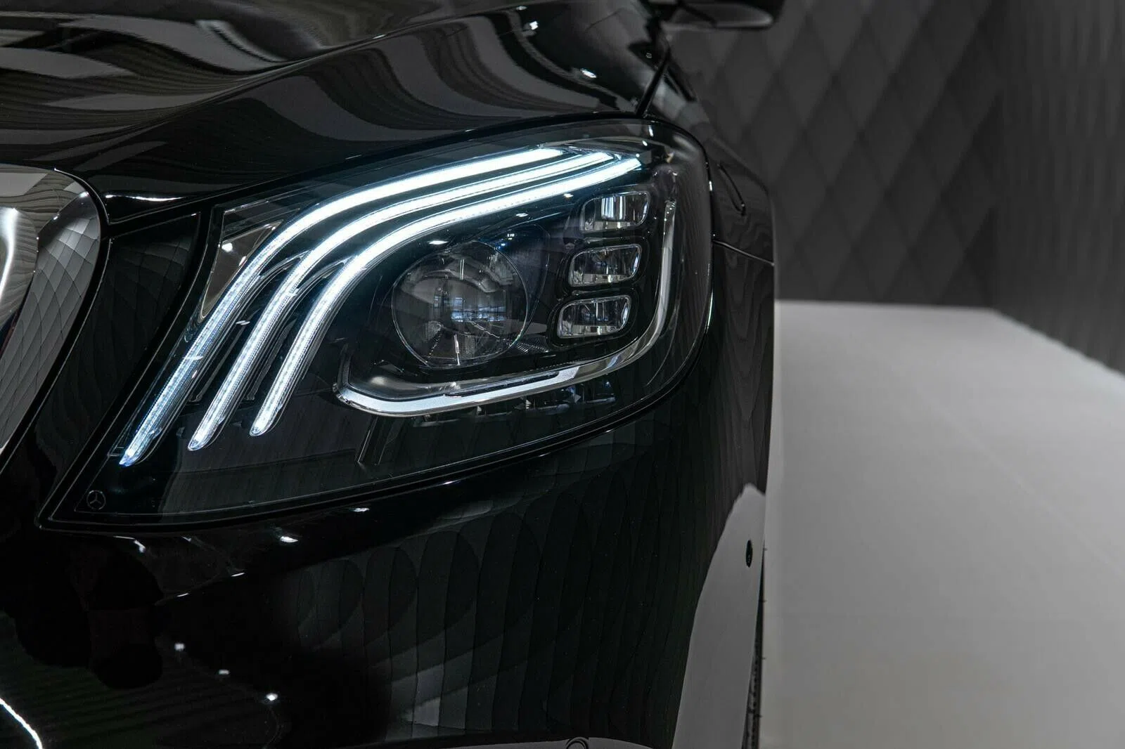 2017 Mercedes-Benz S 600 Maybach Pullman for sale, exterior, Black