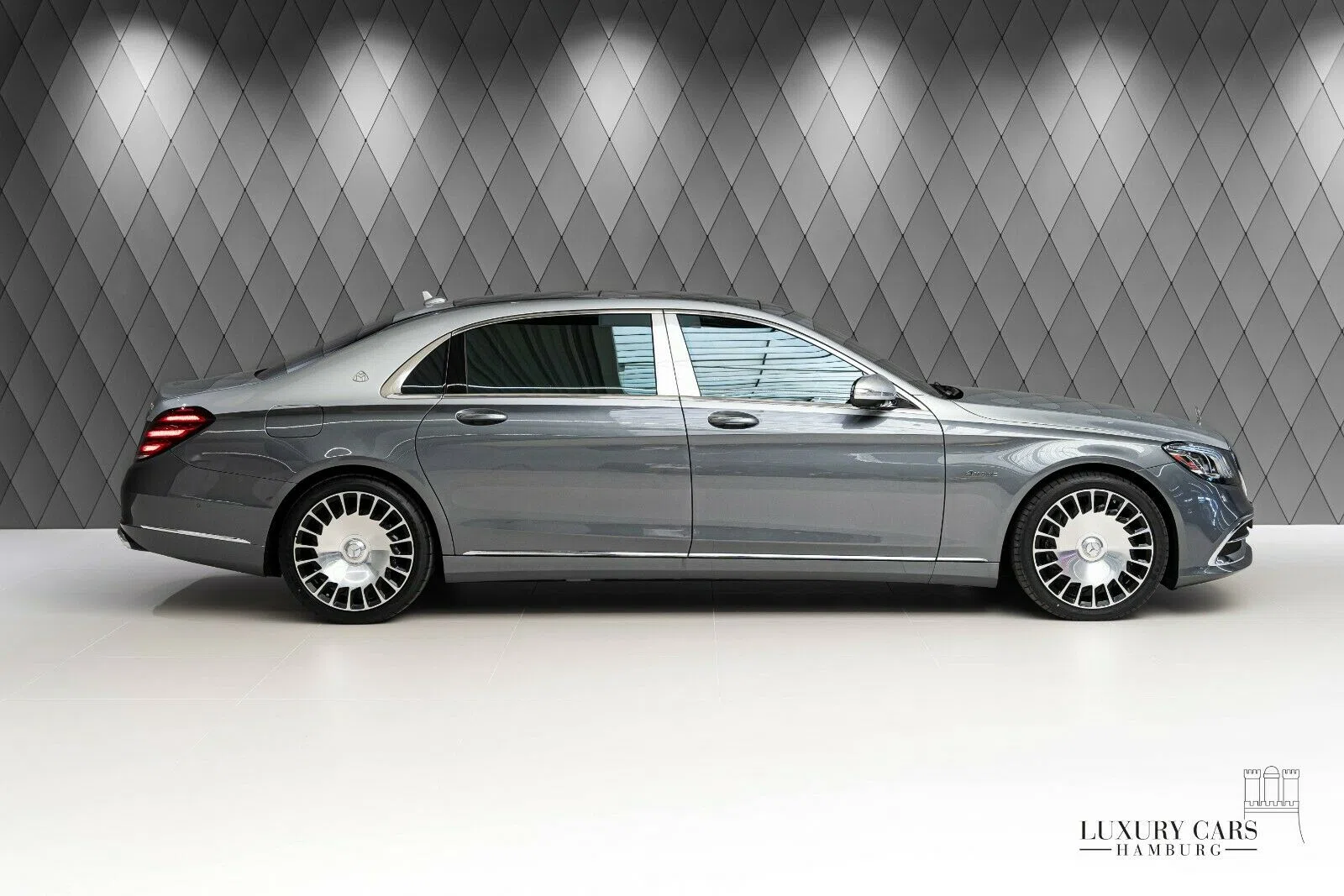 2020 Mercedes-Maybach S 560 2020 DUO TONE for sale, exterior, Antracite Blue with Gold