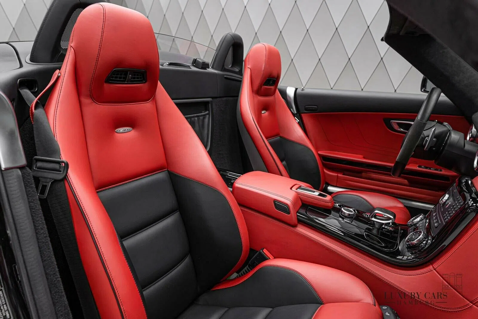 2012 Mercedes-Benz SLS AMG Roadster interior, seats