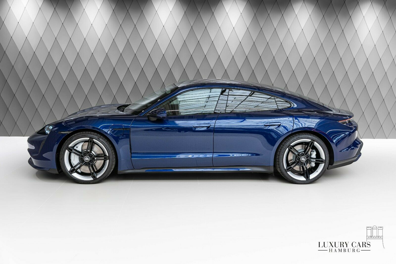2020 Porsche Taycan Turbo, 2/20