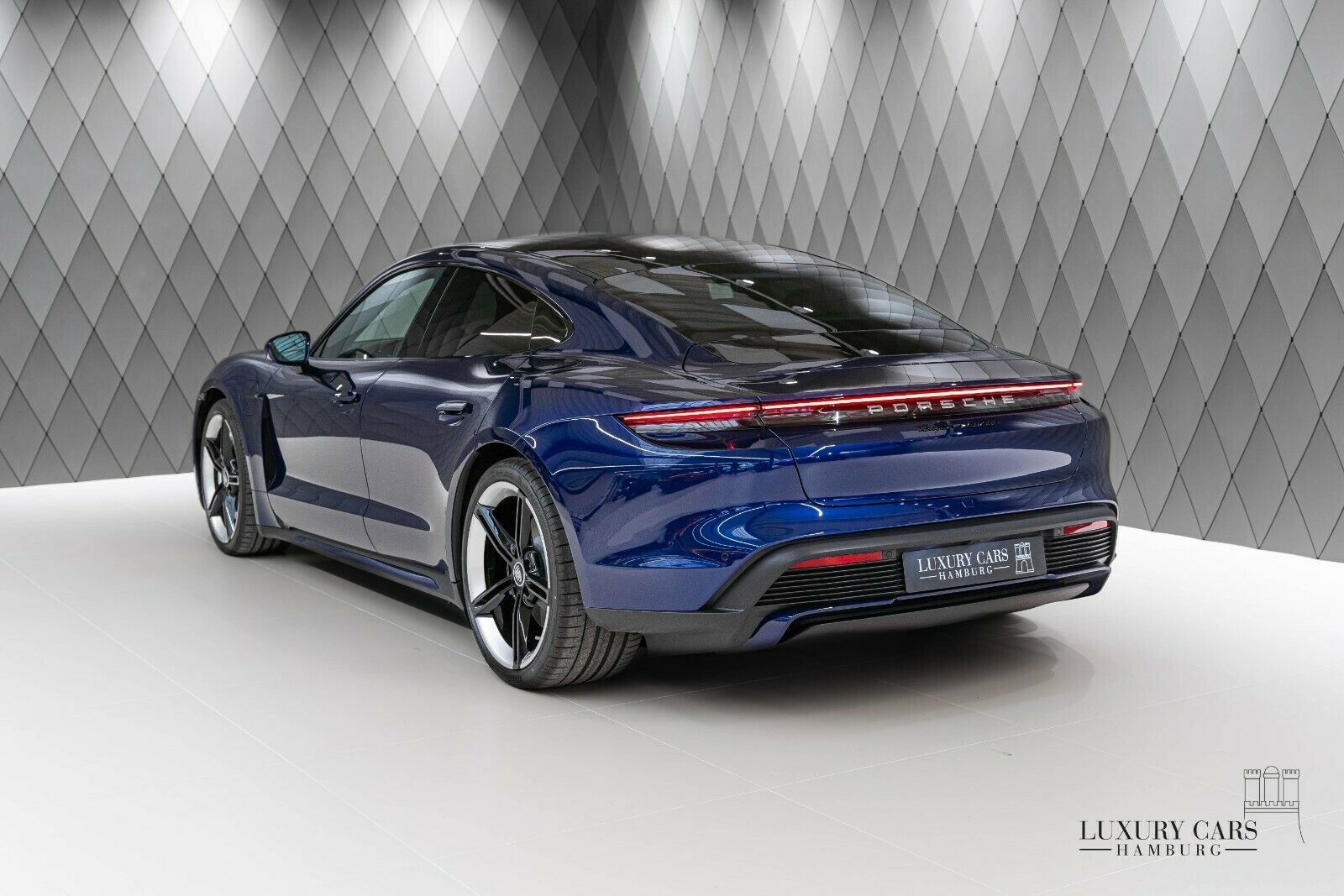 2020 Porsche Taycan Turbo, 3/20