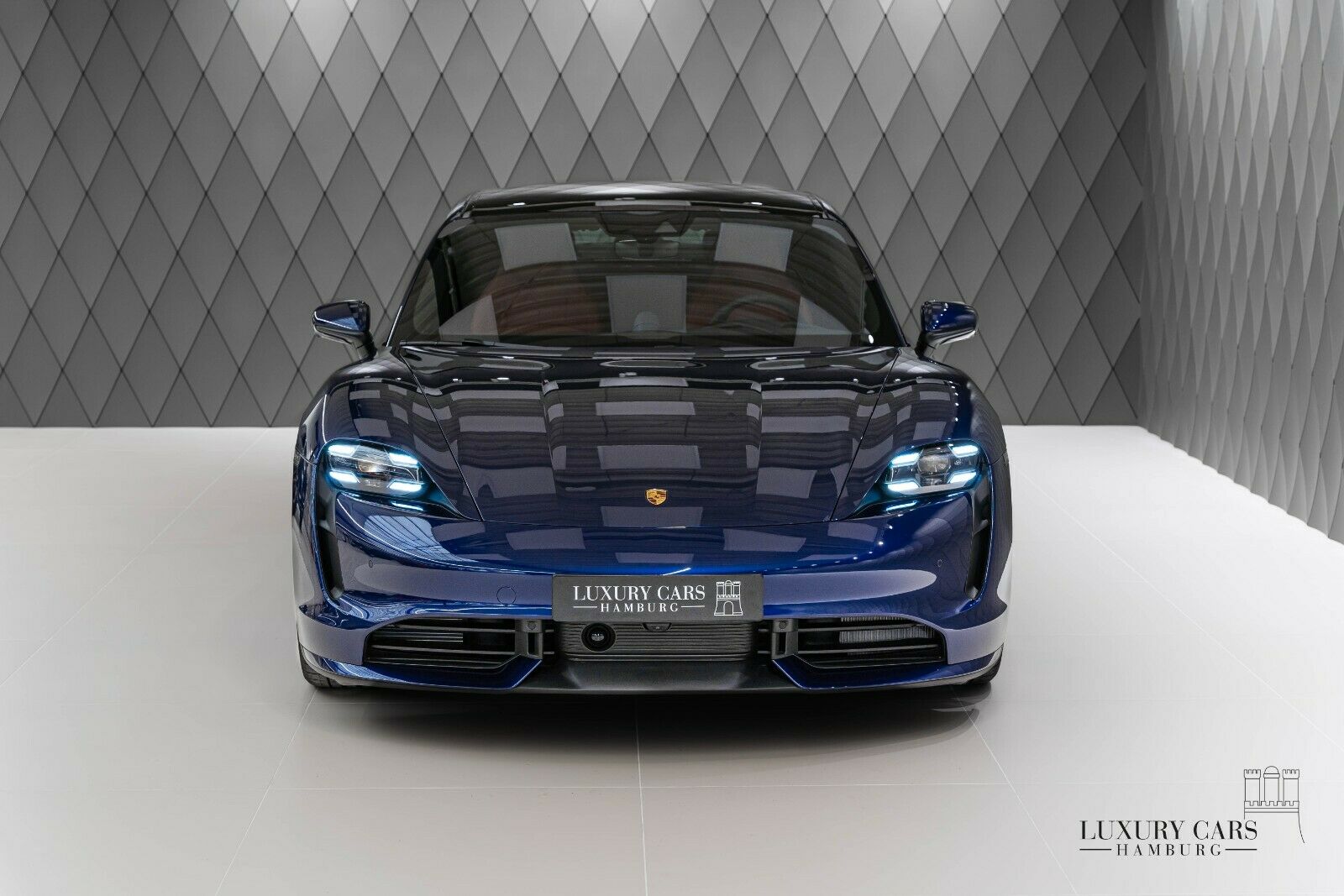 2020 Porsche Taycan Turbo, 19/20