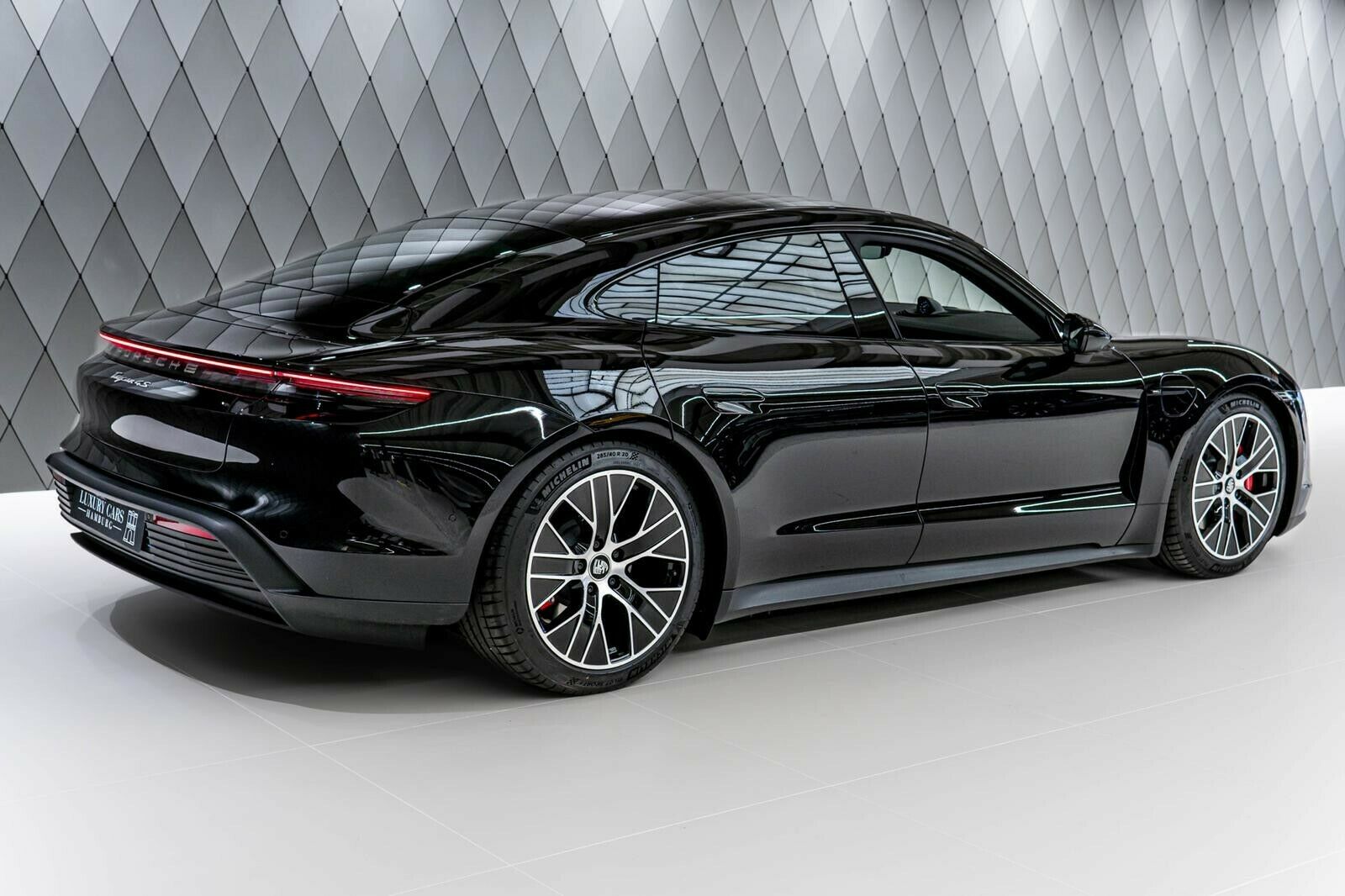 2020 Porsche Taycan 4S, 3/20