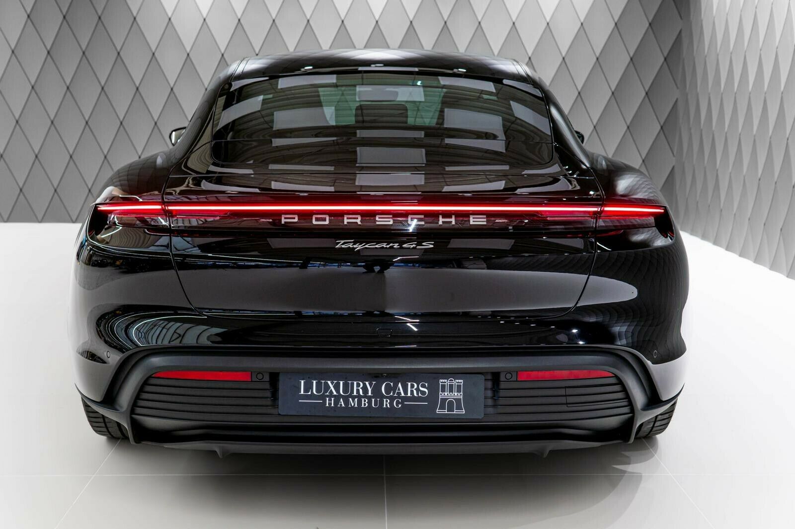 2020 Porsche Taycan 4S, 5/20