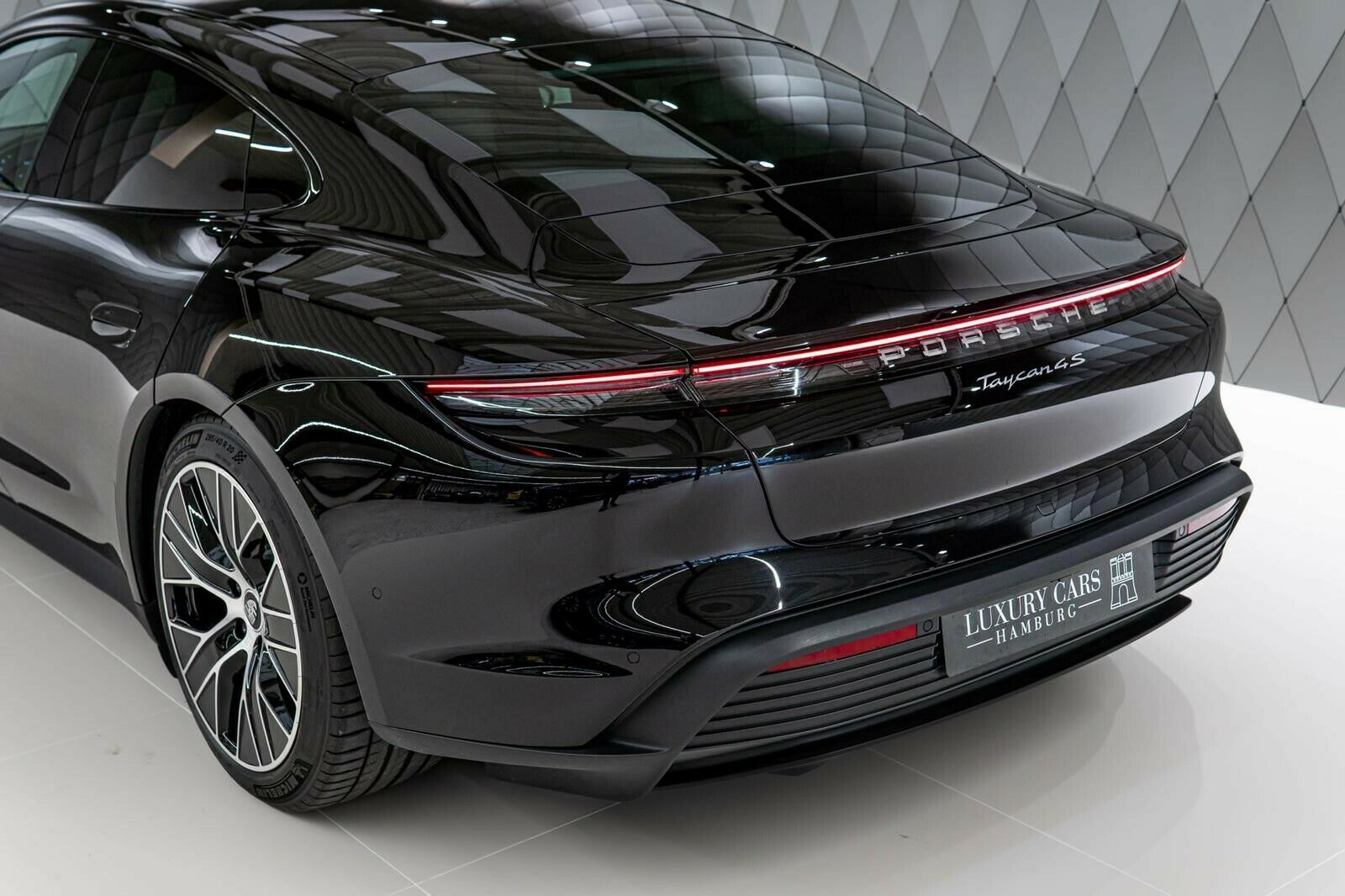 2020 Porsche Taycan 4S, 6/20