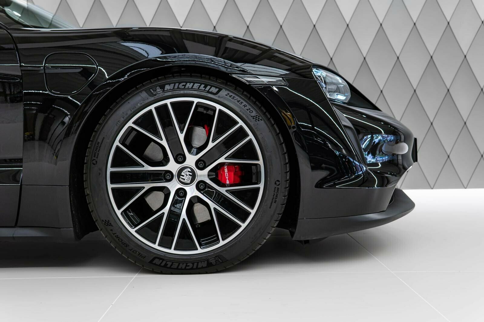 2020 Porsche Taycan 4S, 7/20