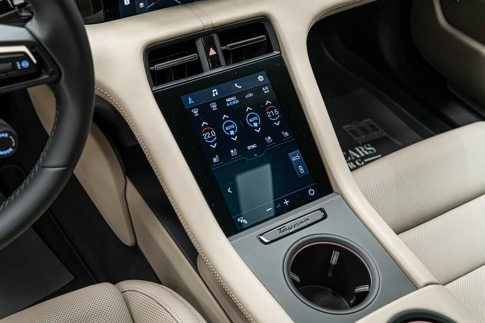 2020 Porsche Taycan 4S, 19/20