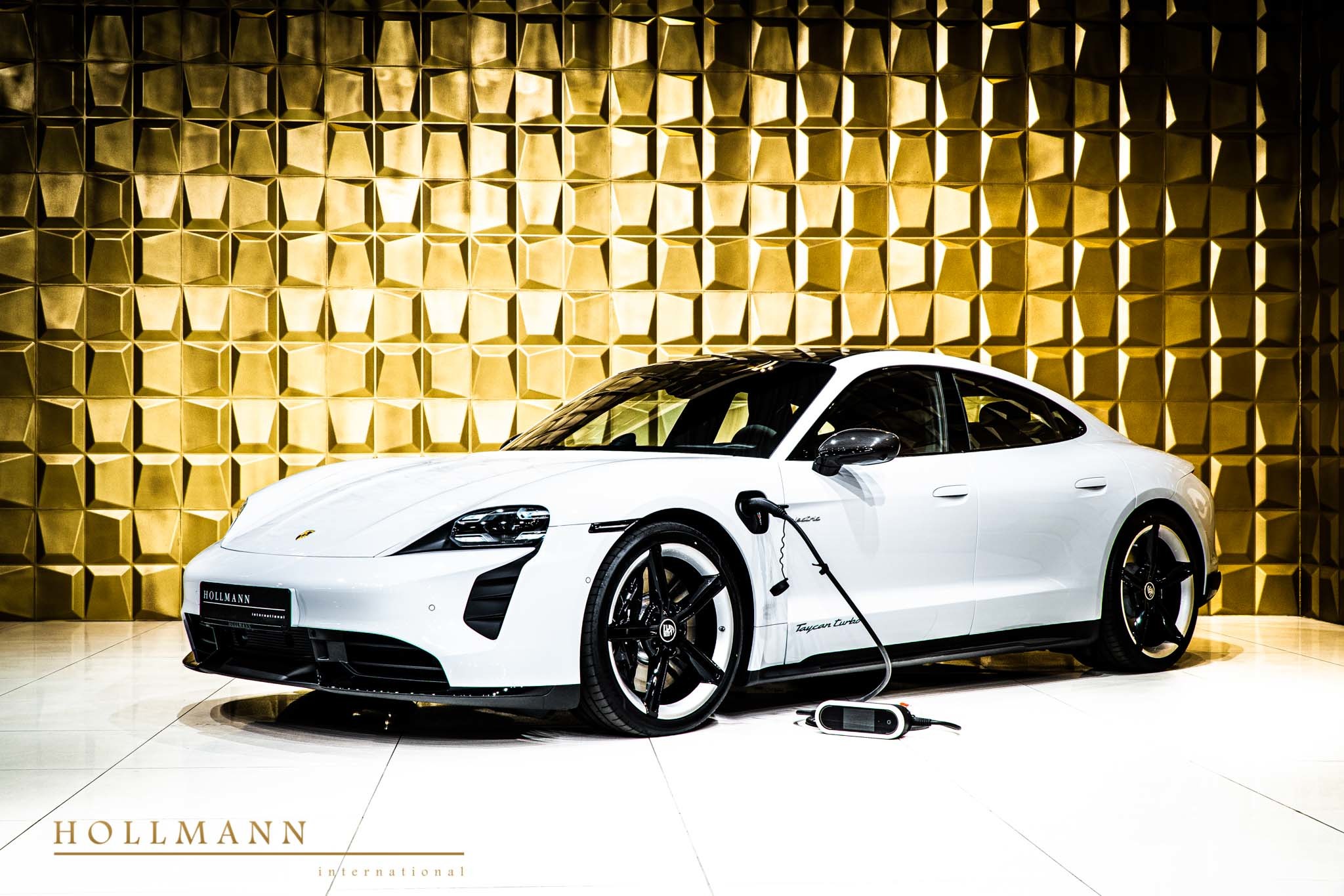 2020 Porsche Taycan Turbo, 6/20