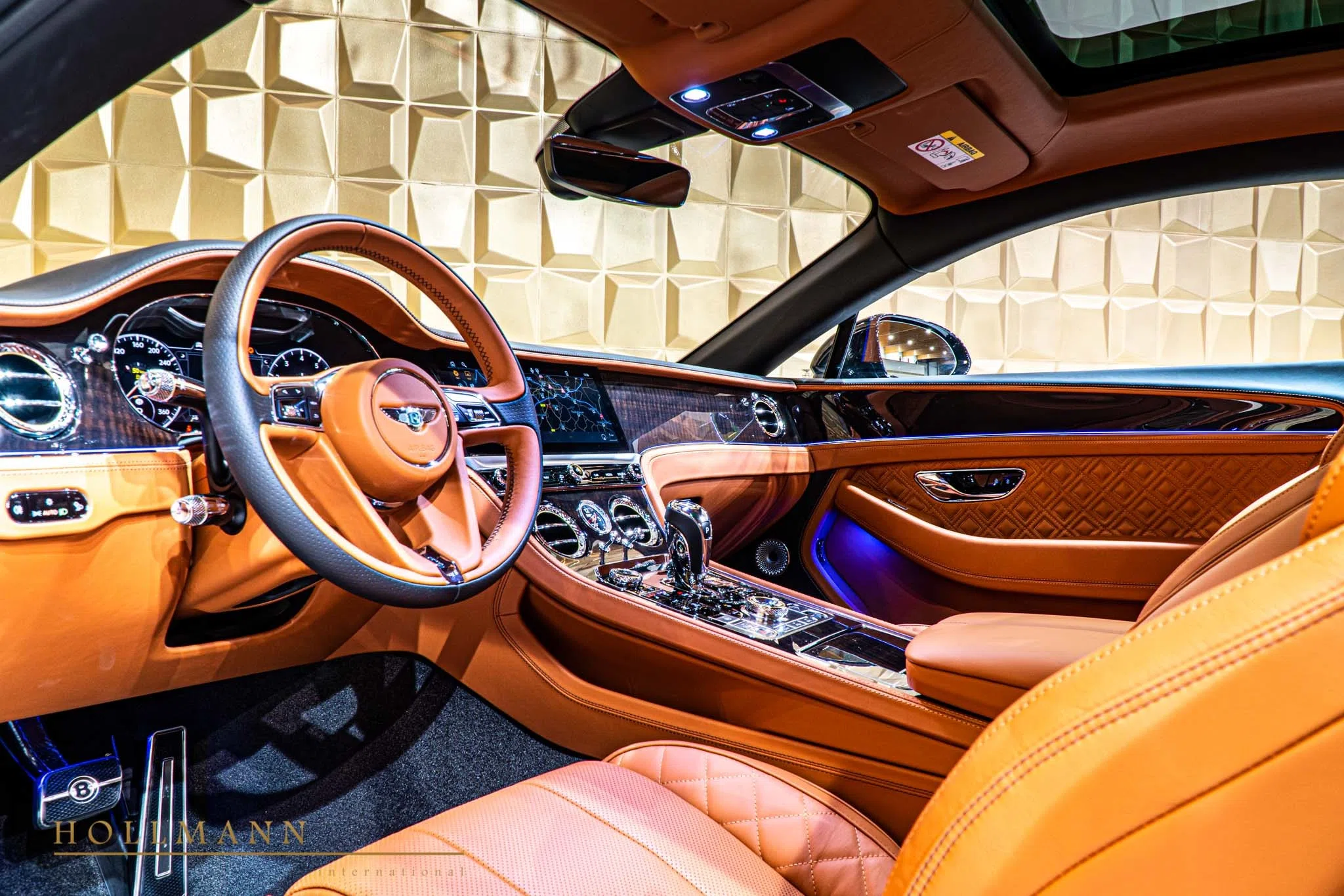 2020 Bentley Continental GT interior, Newmarket Tan and Beluga split