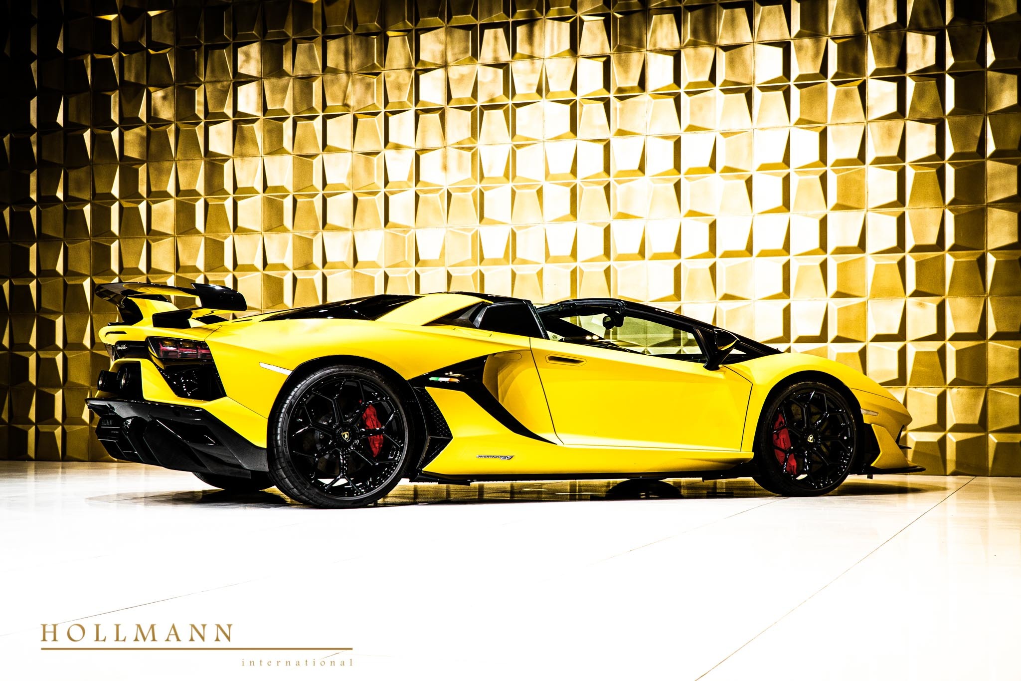 2020 Lamborghini Aventador SVJ Roadster, 3/18