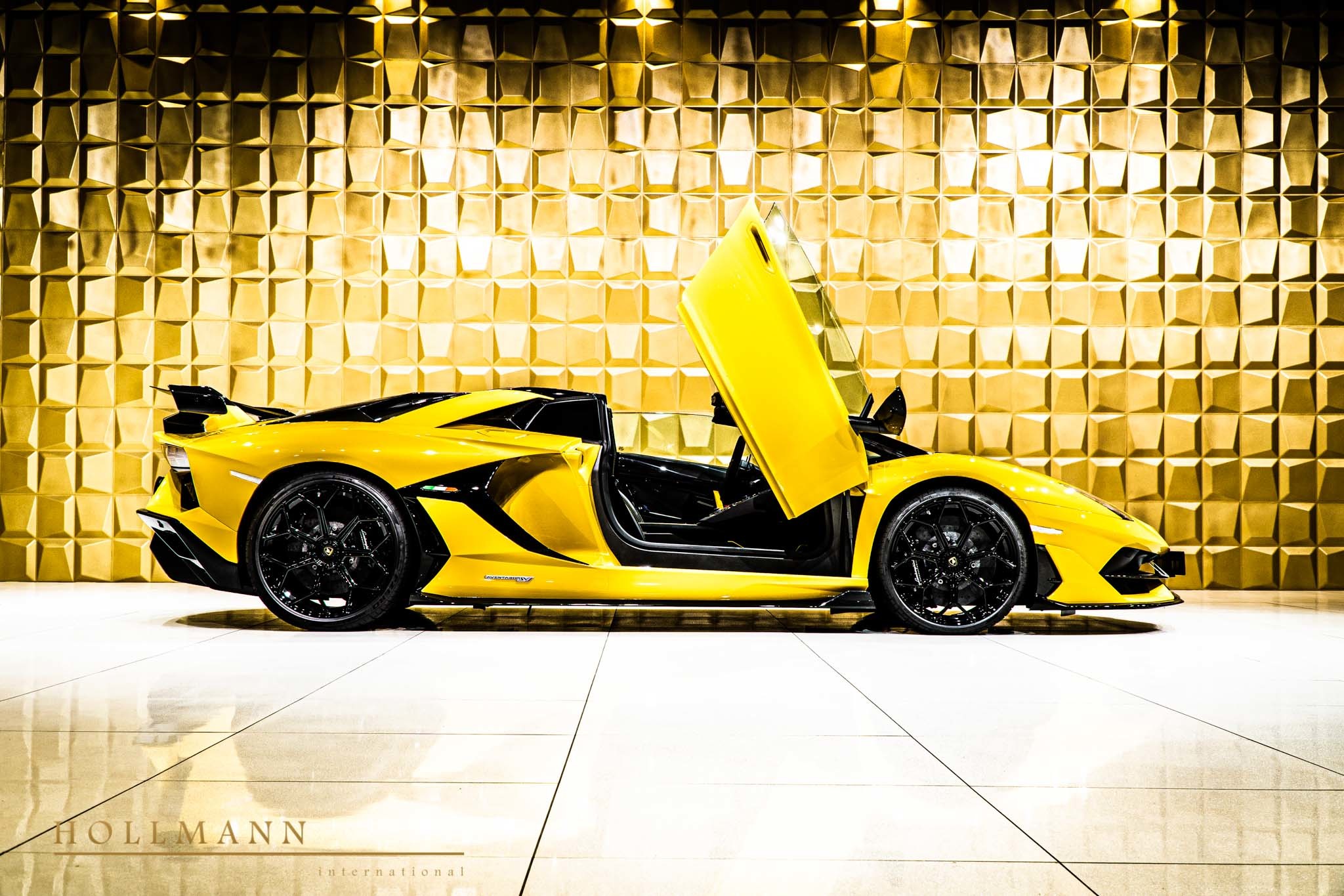 2020 Lamborghini Aventador SVJ Roadster