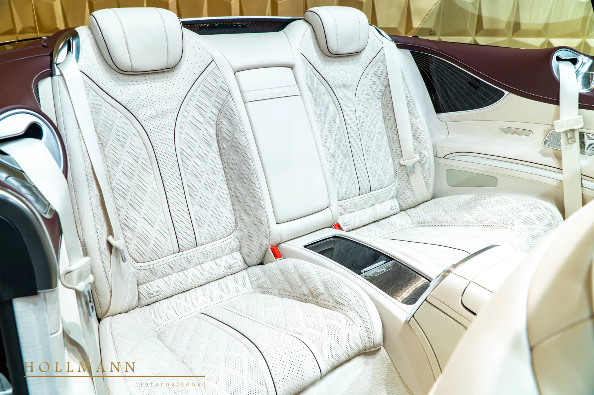 2018 Mercedes-Maybach S 650 Cabriolet 1 of 300 interior, seats, Leder Exclusive Beige