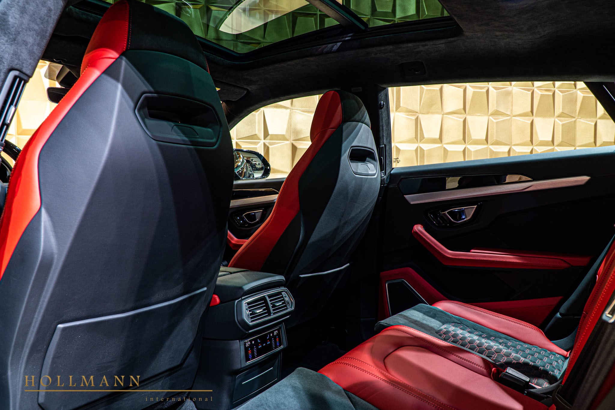 2020 Lamborghini Urus by NOVITEC, 13/20