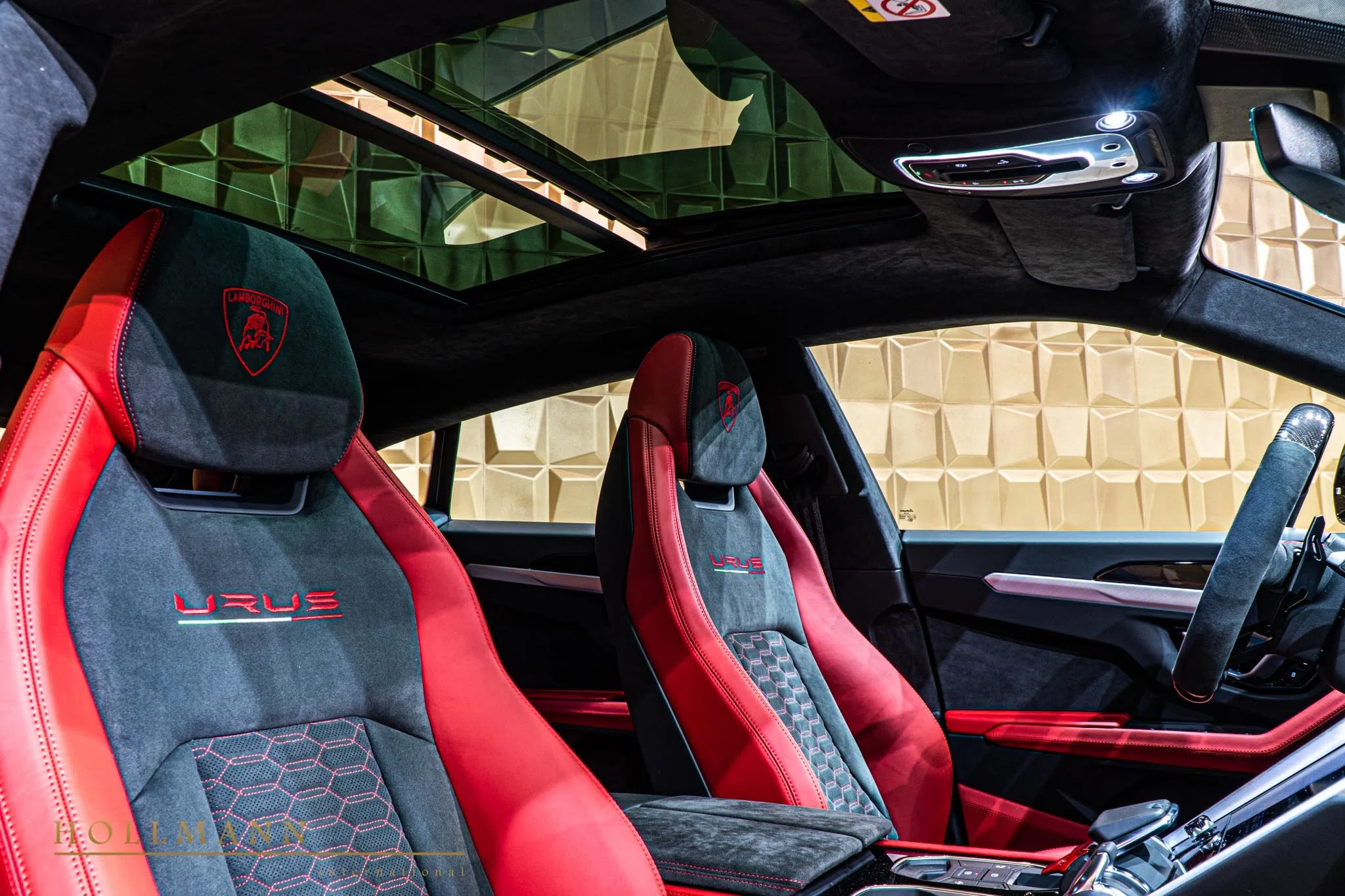 2020 Lamborghini Urus by NOVITEC interior, seats, Leather Red with Alcantara Black