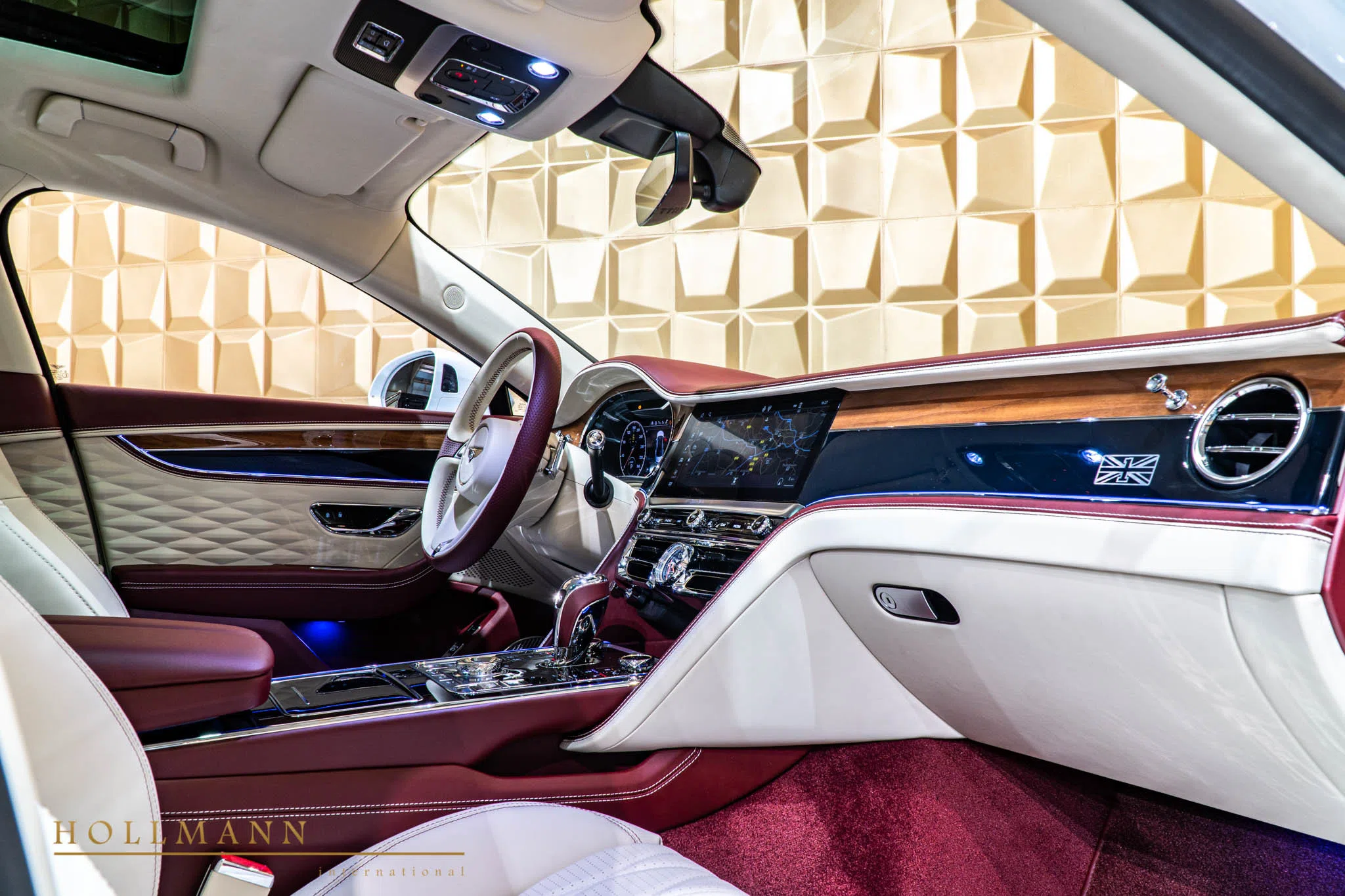 2020 Bentley Flying Spur FIRST EDITION interior, Linen and Cricket Ball