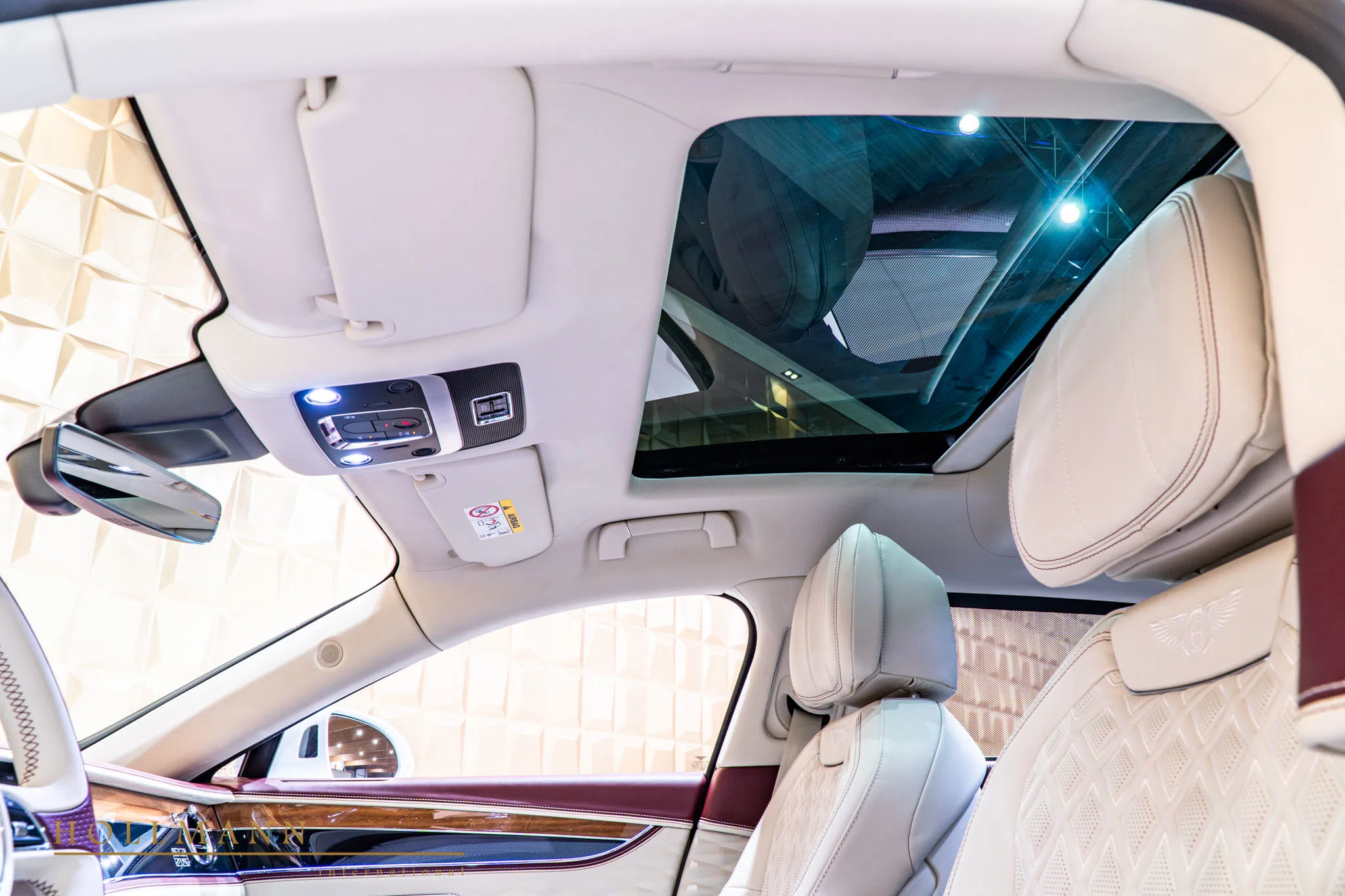 2020 Bentley Flying Spur FIRST EDITION interior, door panel, Linen and Cricket Ball