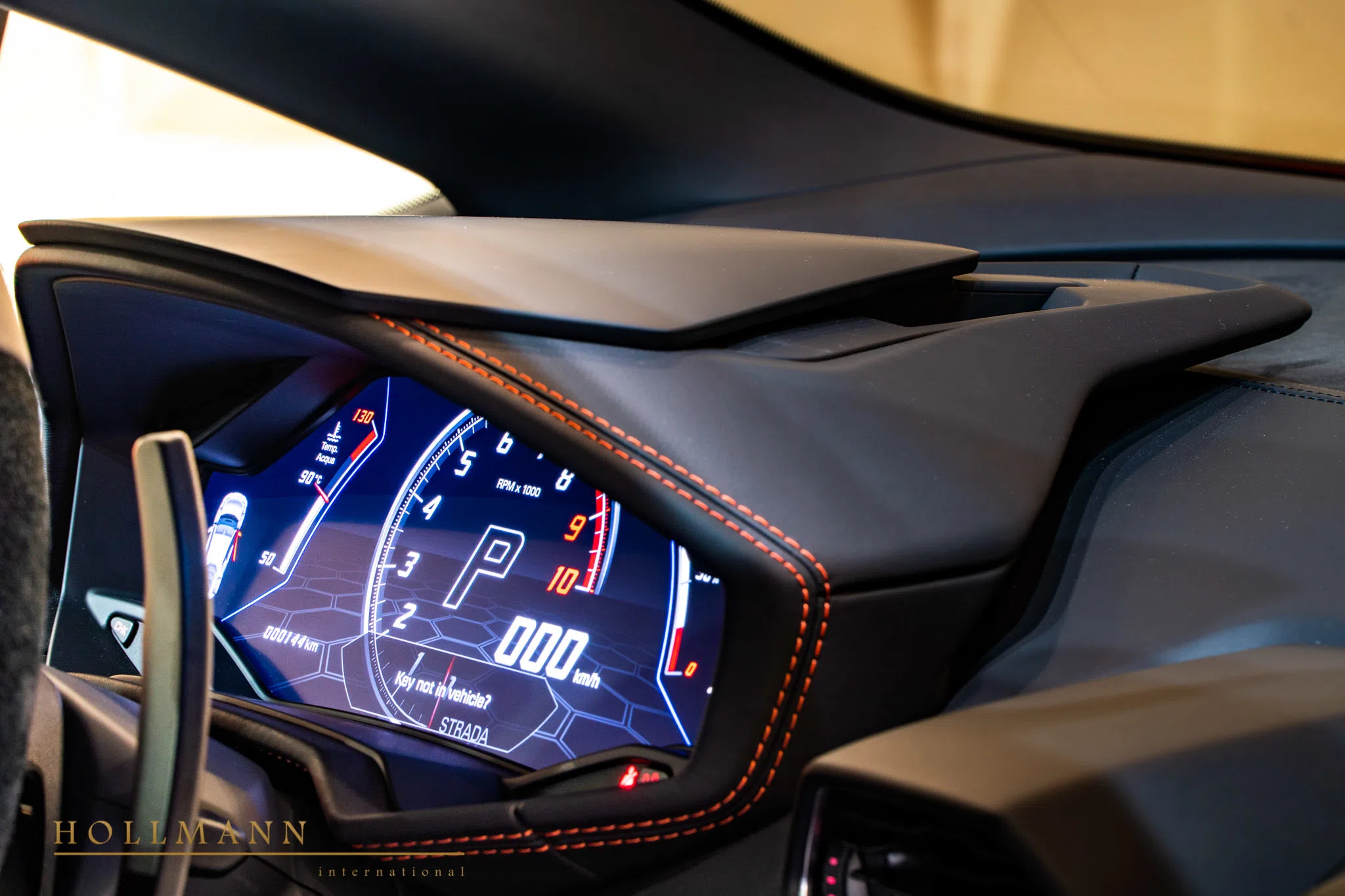 2020 Lamborghini Huracán EVO interior, Leather Black