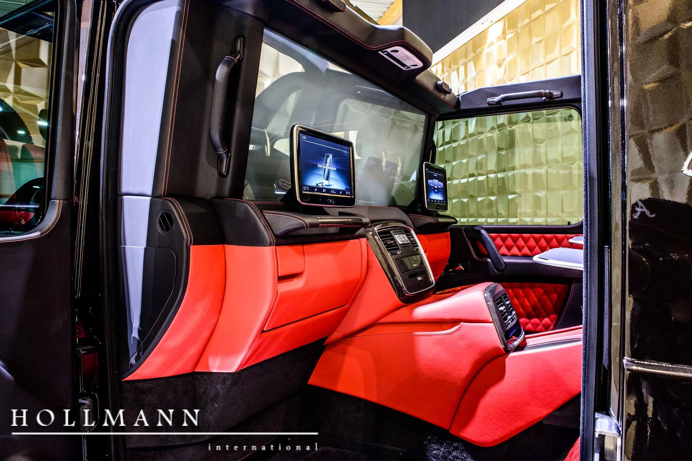 2019 Mercedes-Benz Maybach G 650 Landaulet interior, Exlusive Leather Classic Red