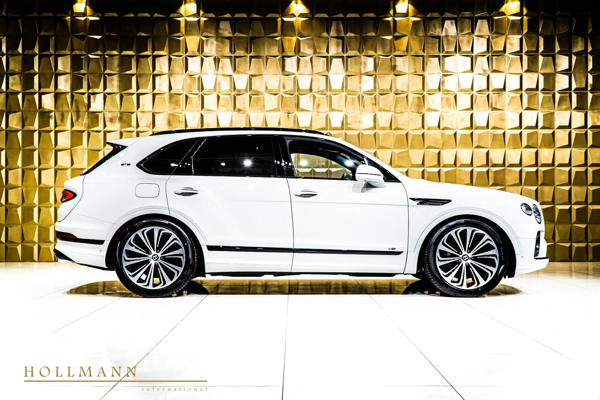 2021 BENTLEY BENTAYGA V8