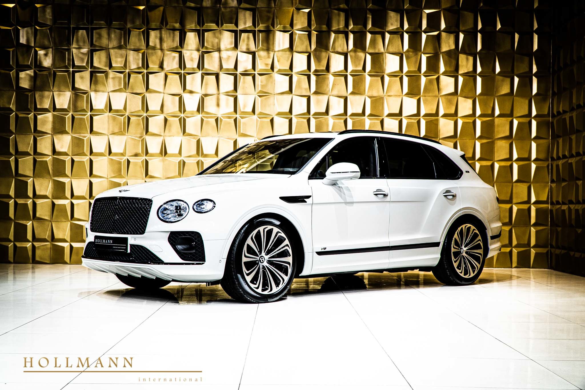 2021 BENTLEY BENTAYGA V8, 3/20