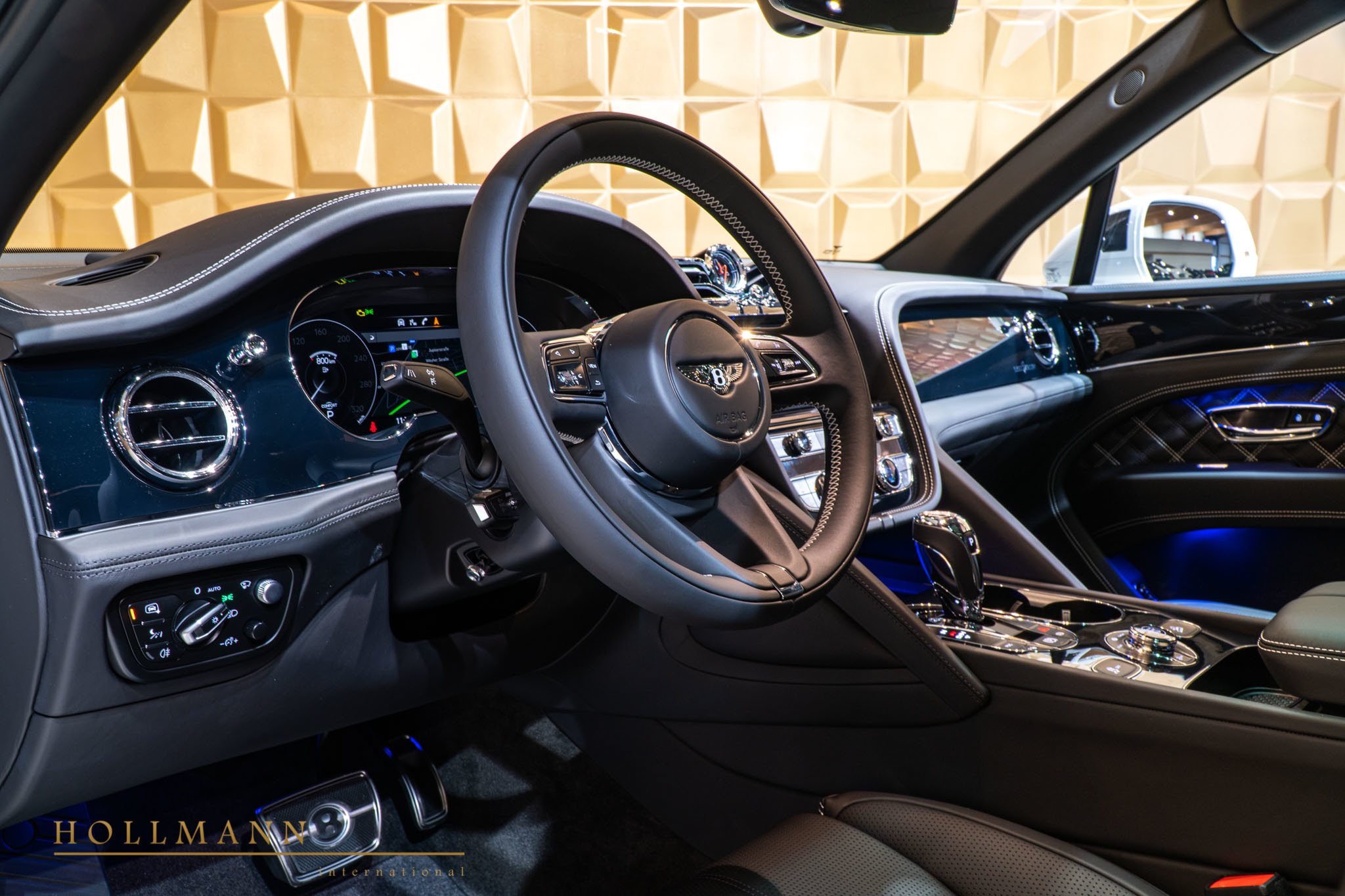 2021 BENTLEY BENTAYGA V8, 9/20